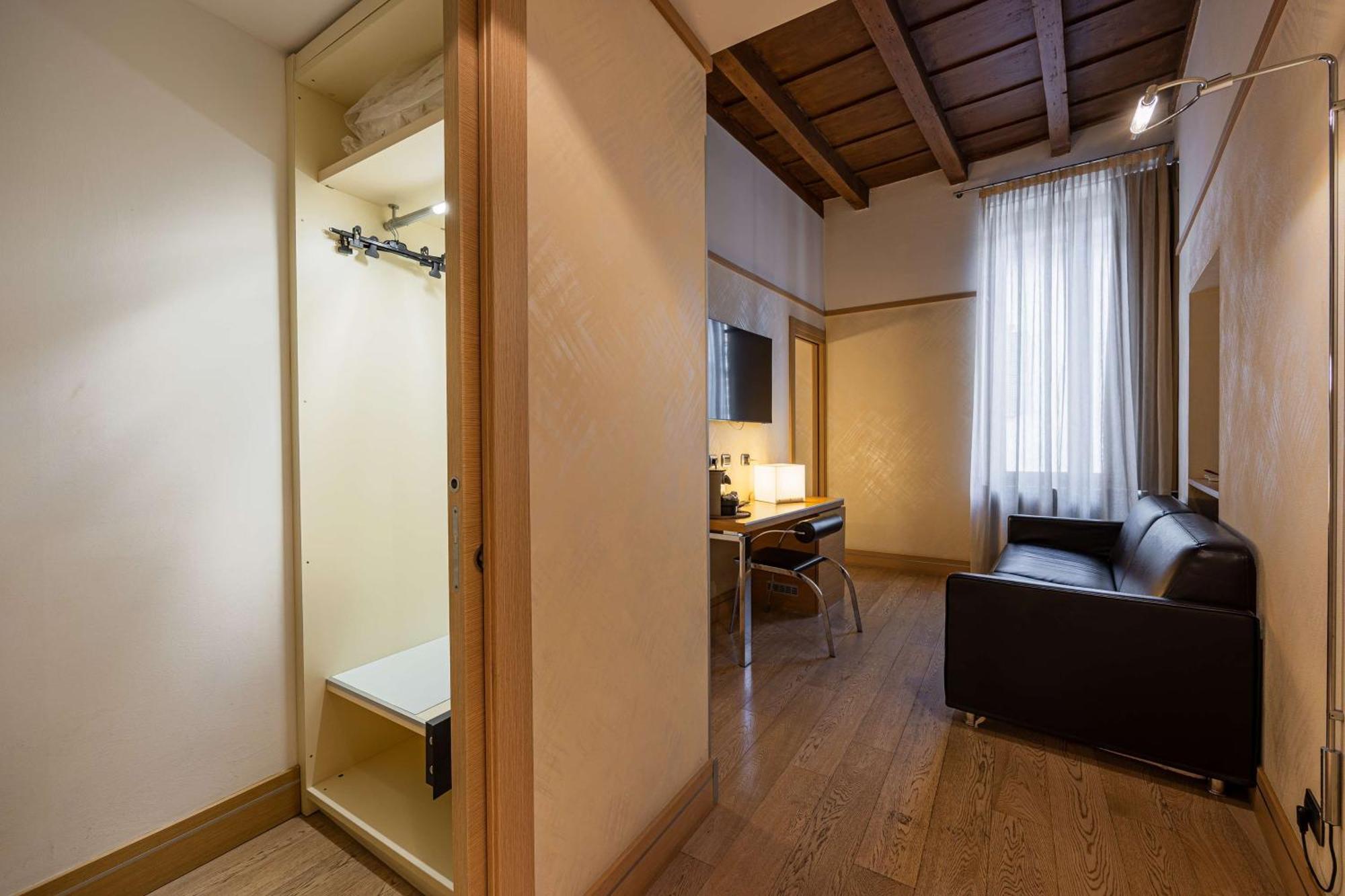Junior King Suite