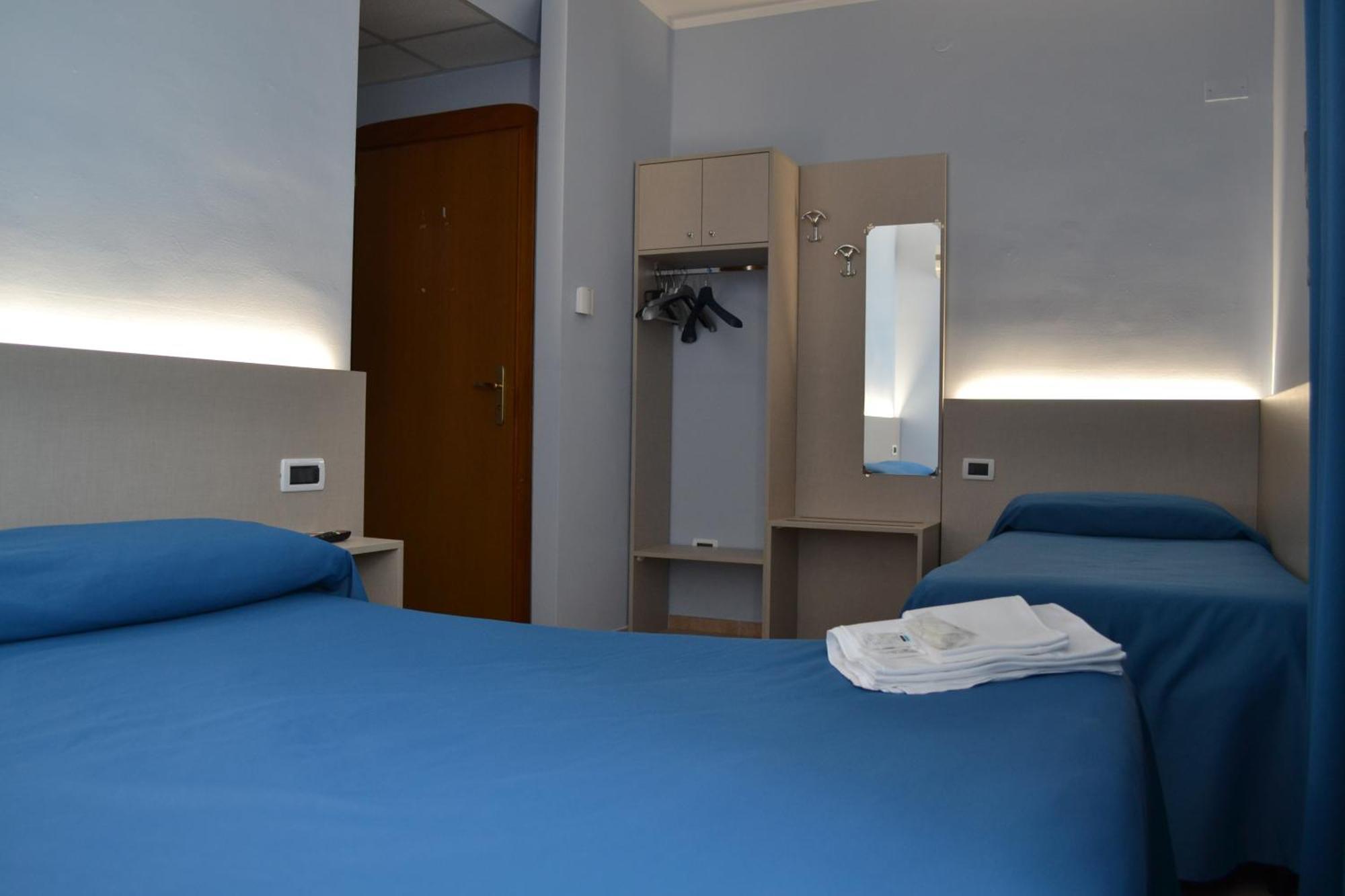 Twin Room,1580149312:JPEG