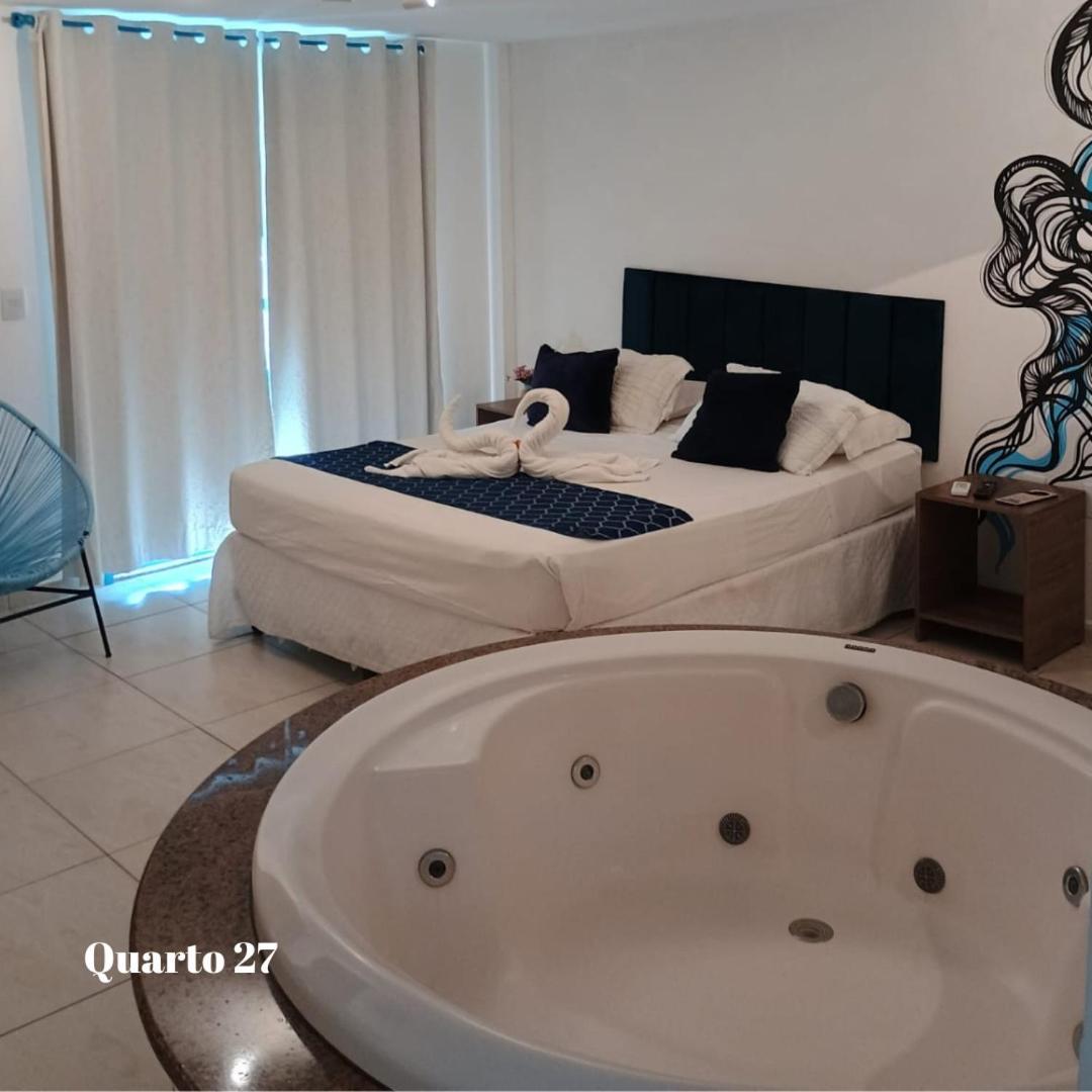Suíte King com Banheira de Hidromassagem