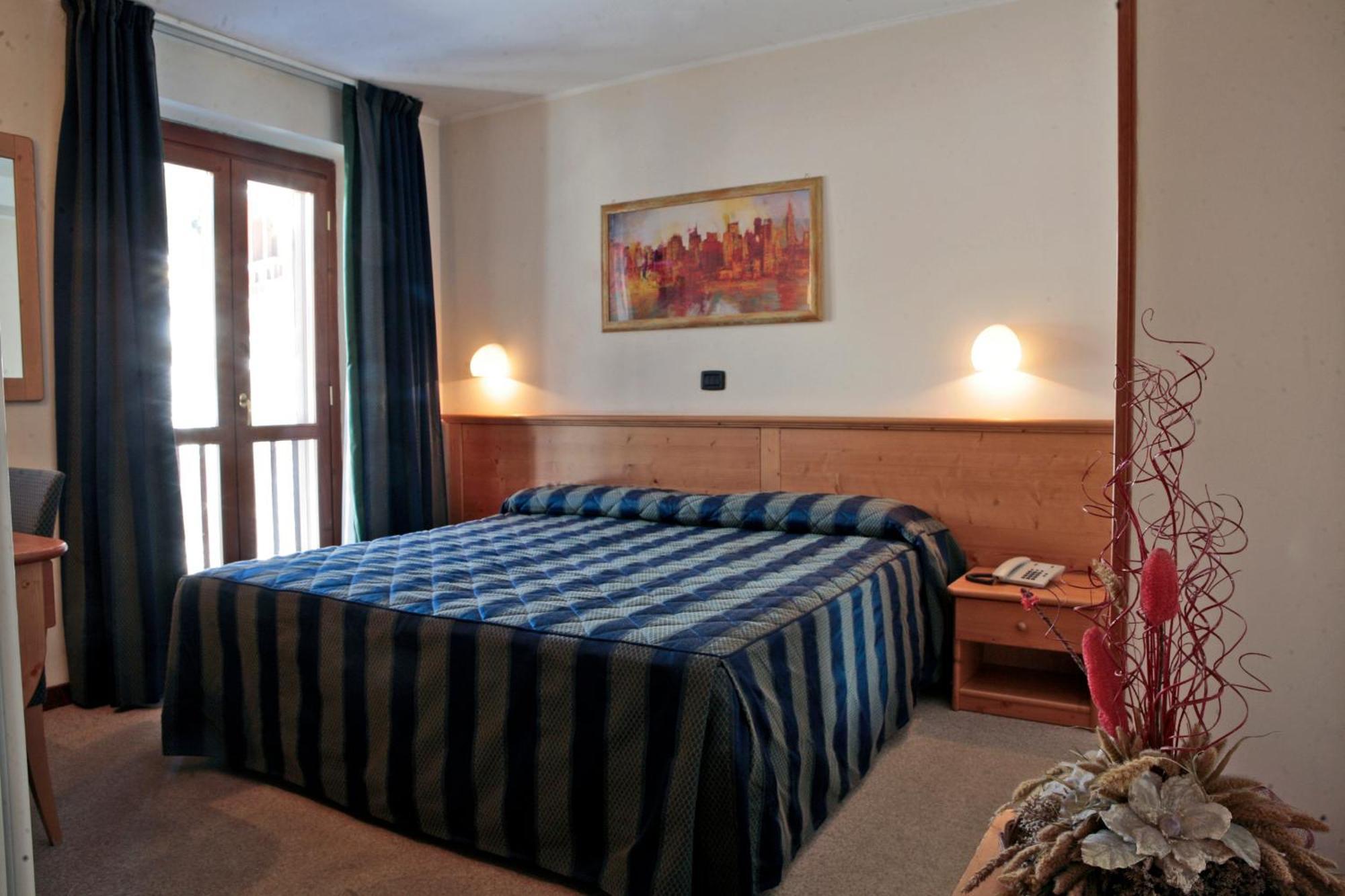 Double or Twin Room,12379792:JPEG