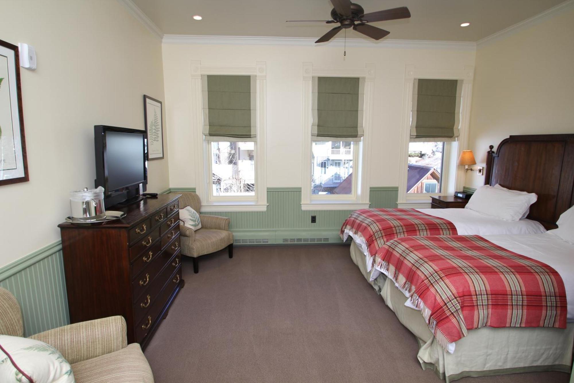 Grand King Room
