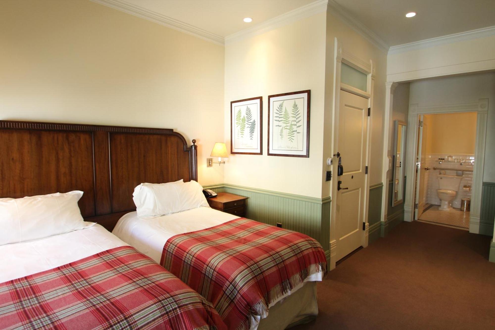 Grand King Room
