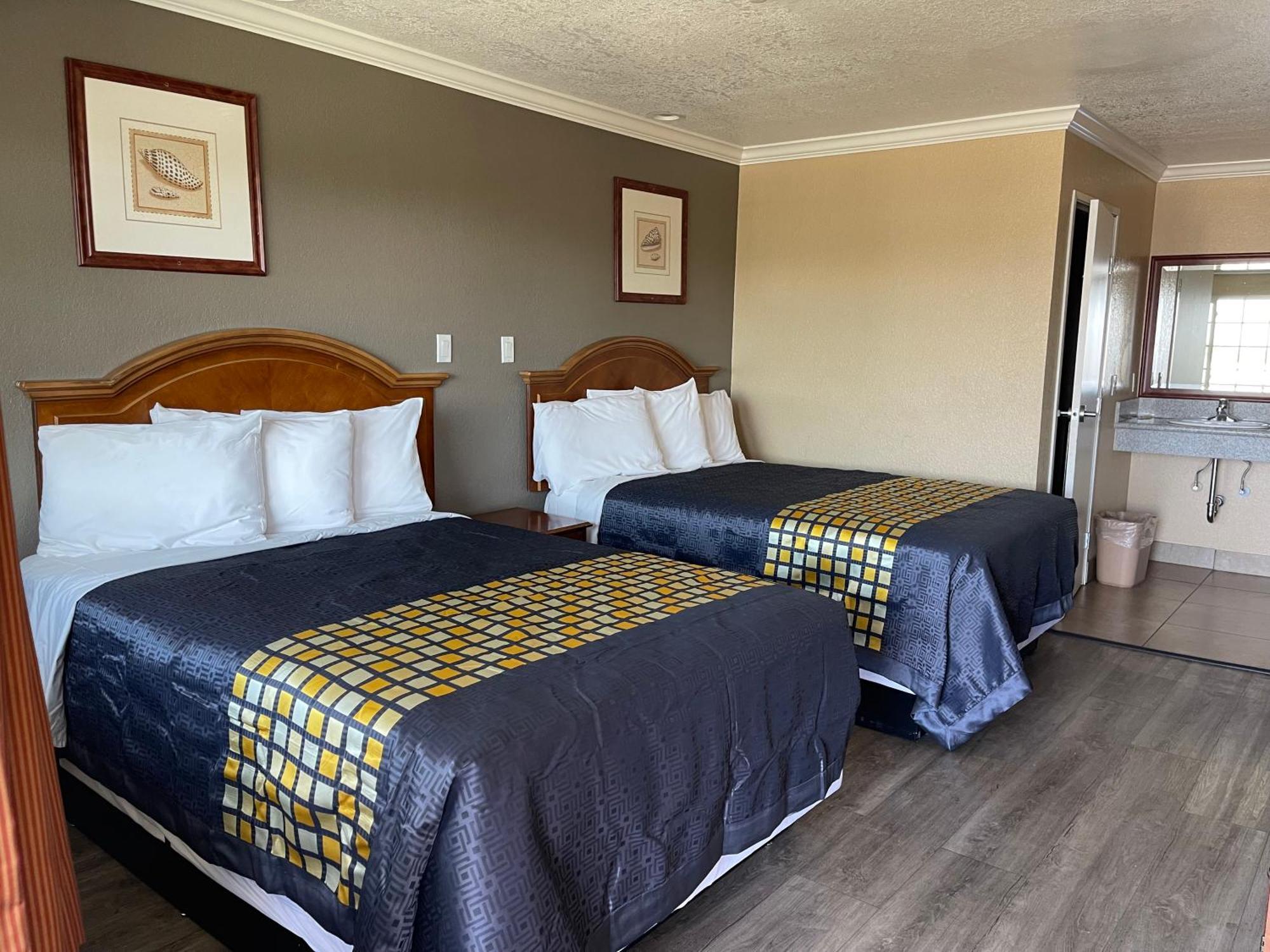 Double Room Two Double Beds Non-Smoking