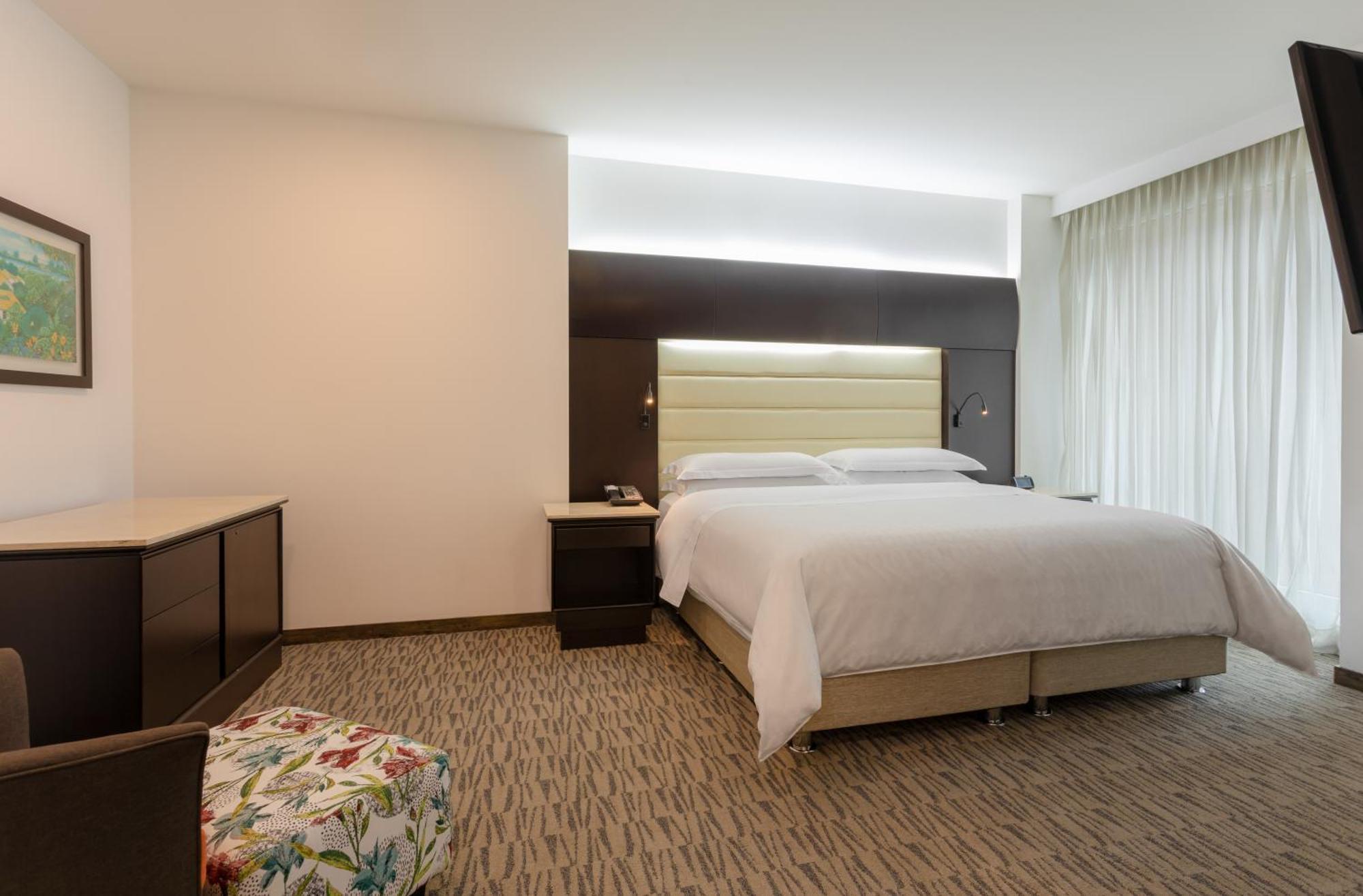 Junior King Suite