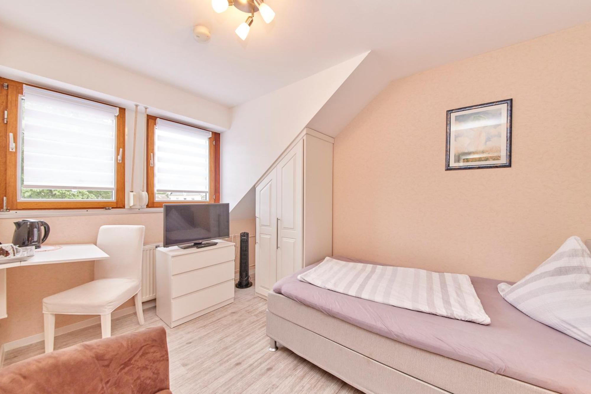 Single Room,1580195362:JPEG