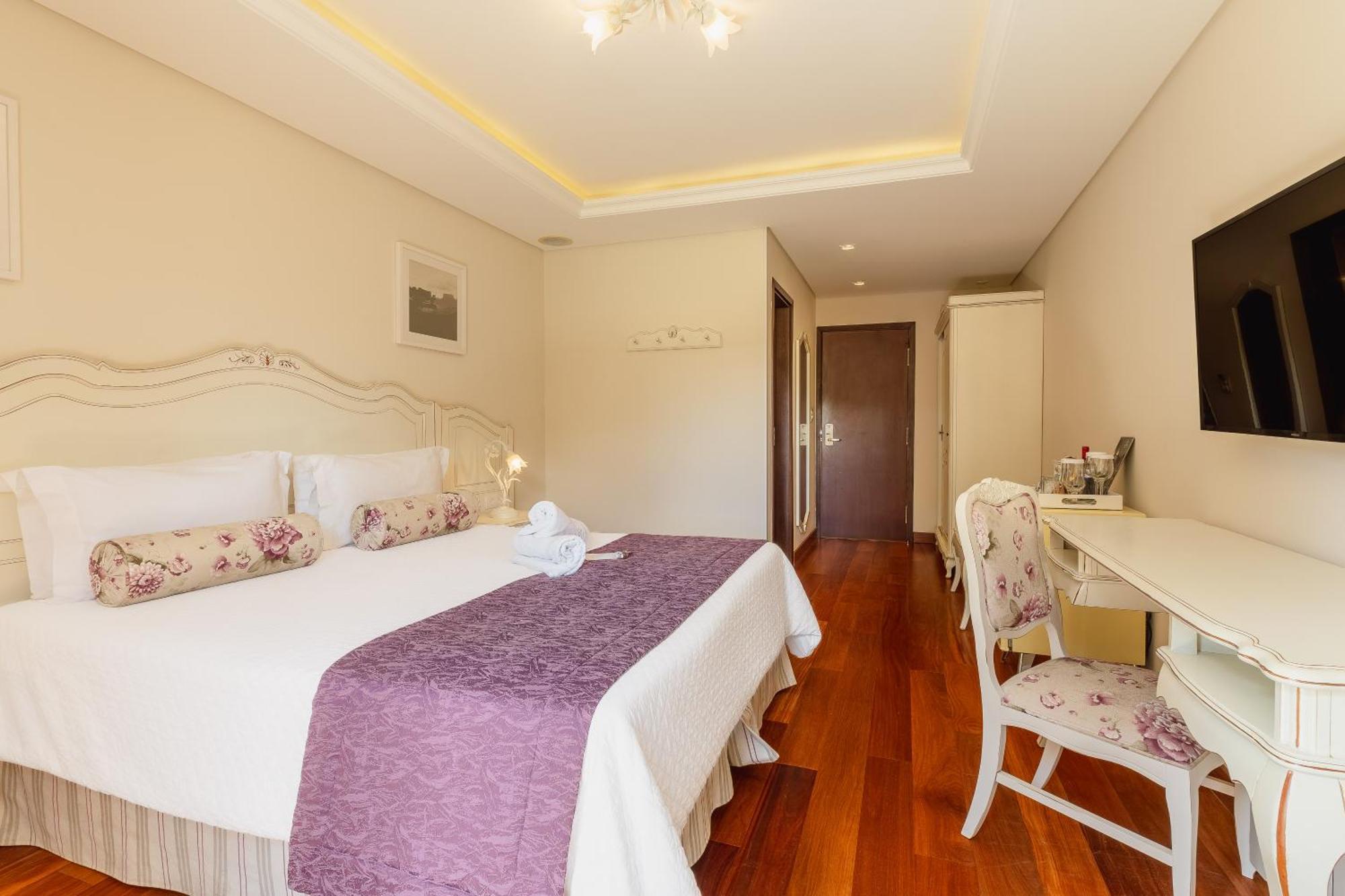Deluxe Triple Balcony