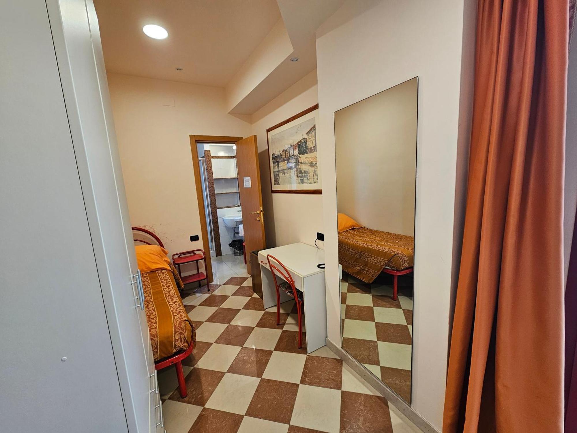 Single Room,1580201464:JPEG