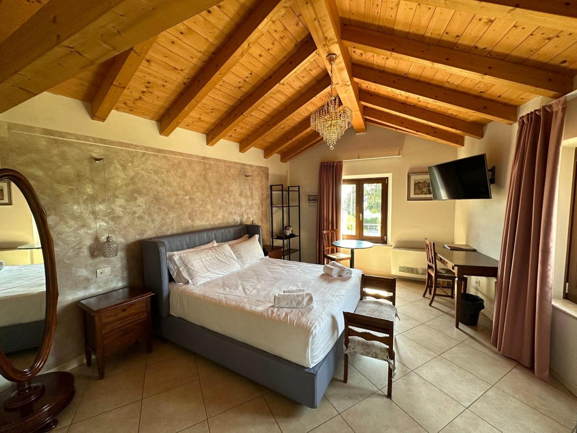Double Room,1580204104:JPEG