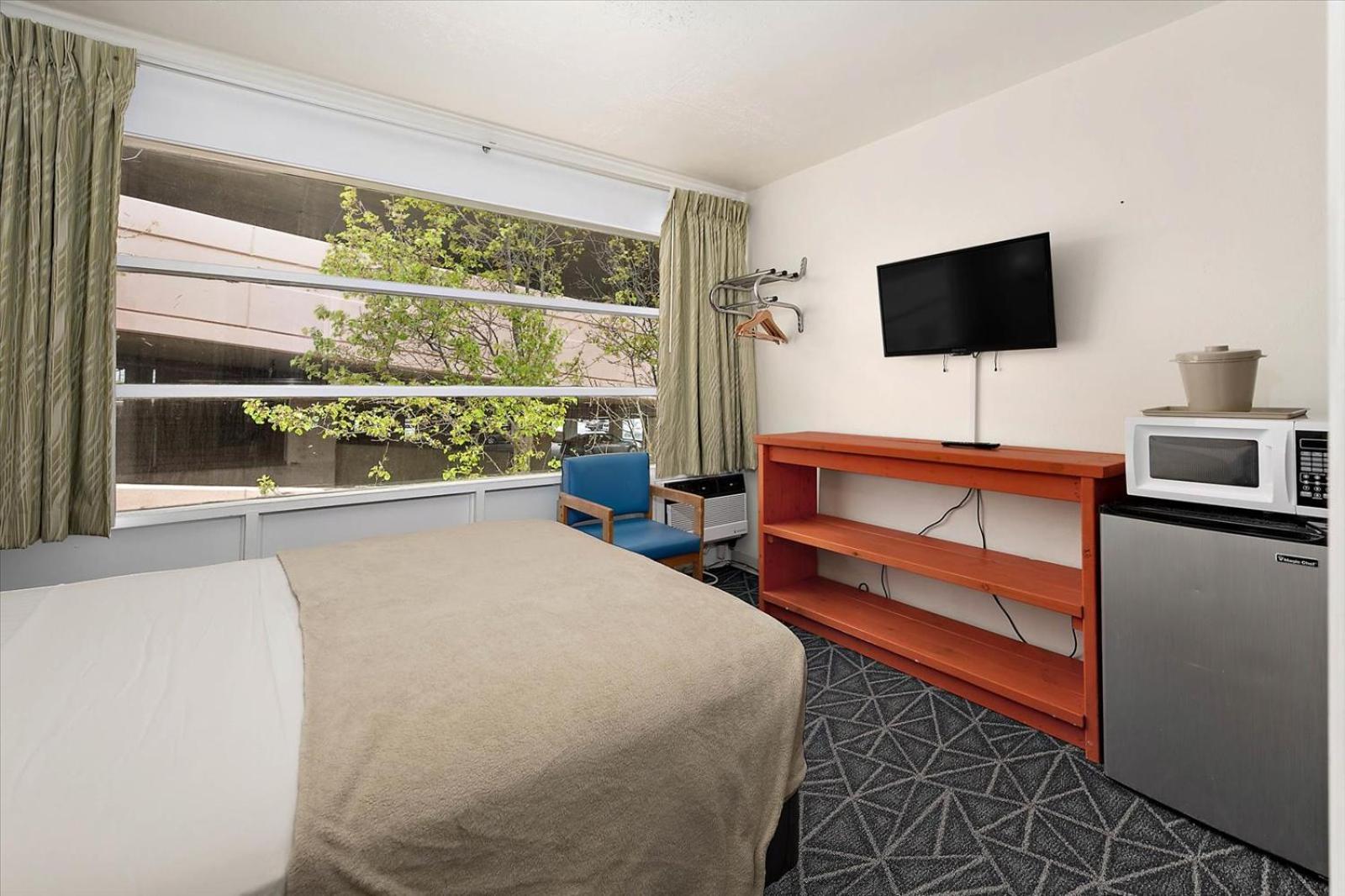 Economy Room 1 double bed