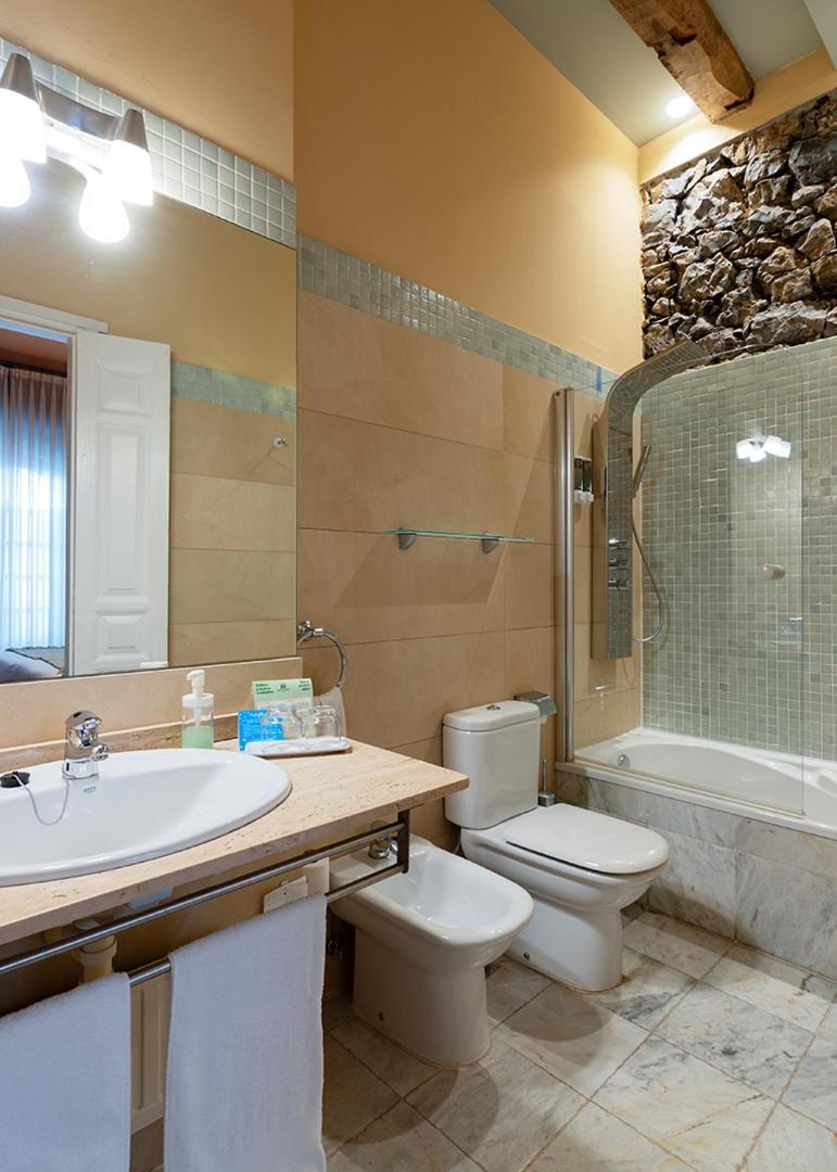 Double or Twin Room,1580329291:JPEG