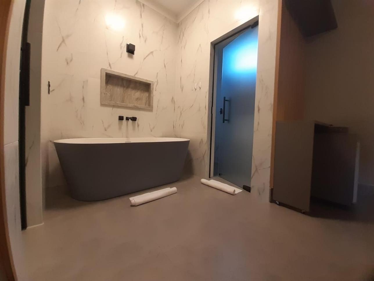 Superior Suite,1580569977:JPEG