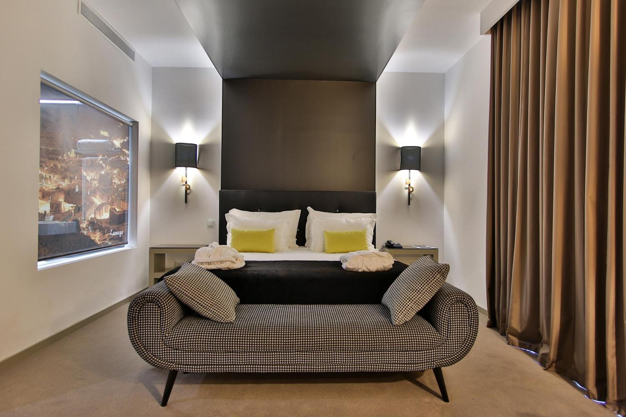 Suite Balcony River View