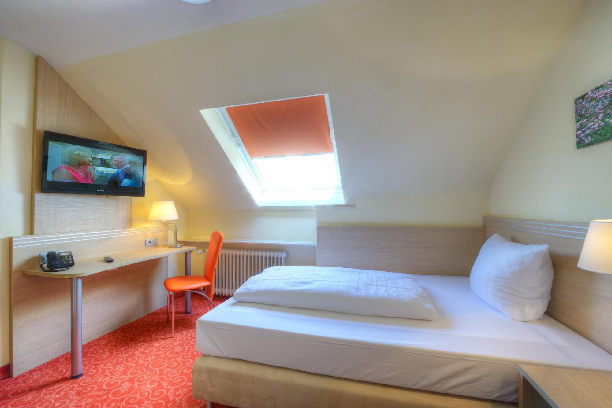 Single Room,1580747533:JPEG
