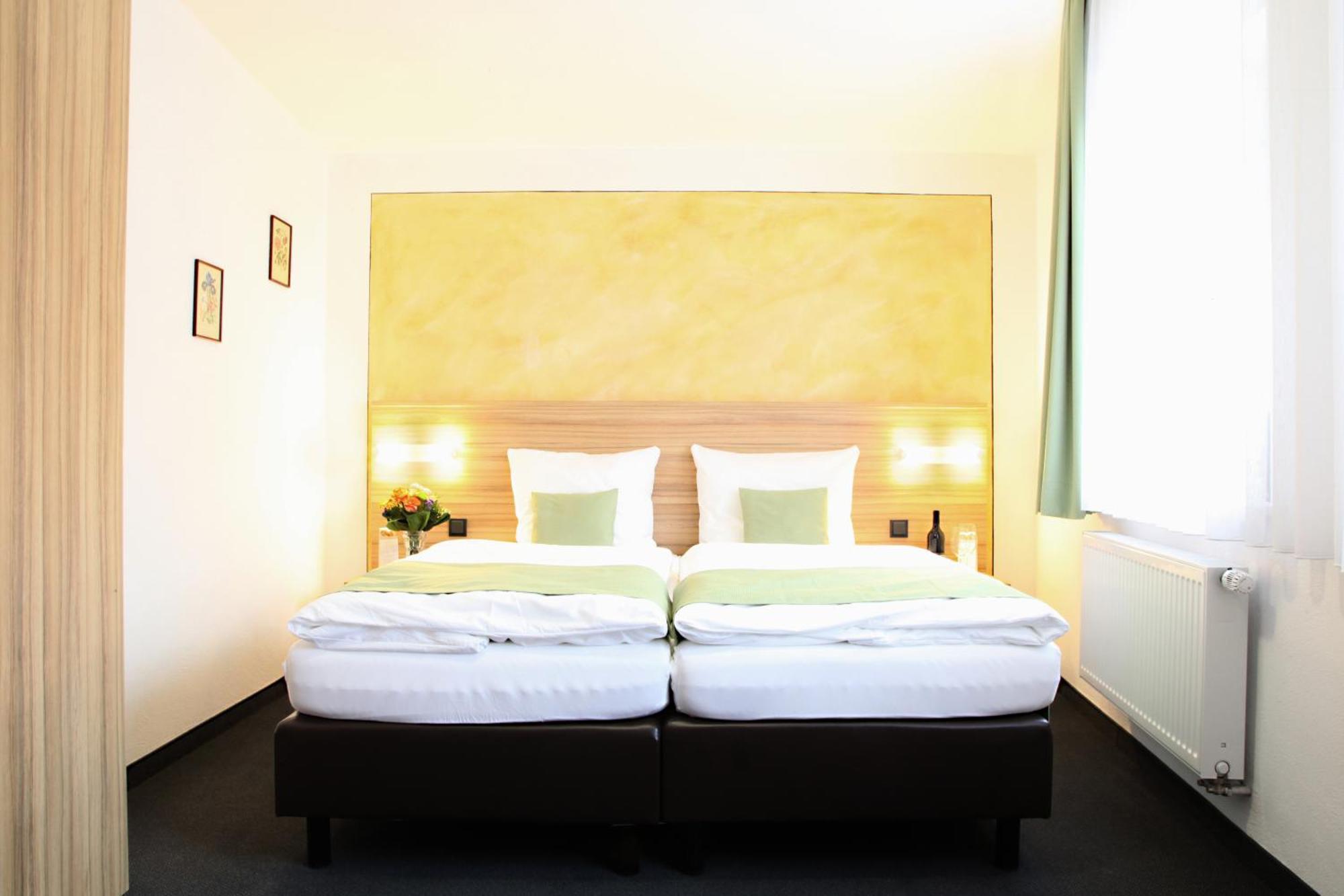 Single Room,401732601:JPEG