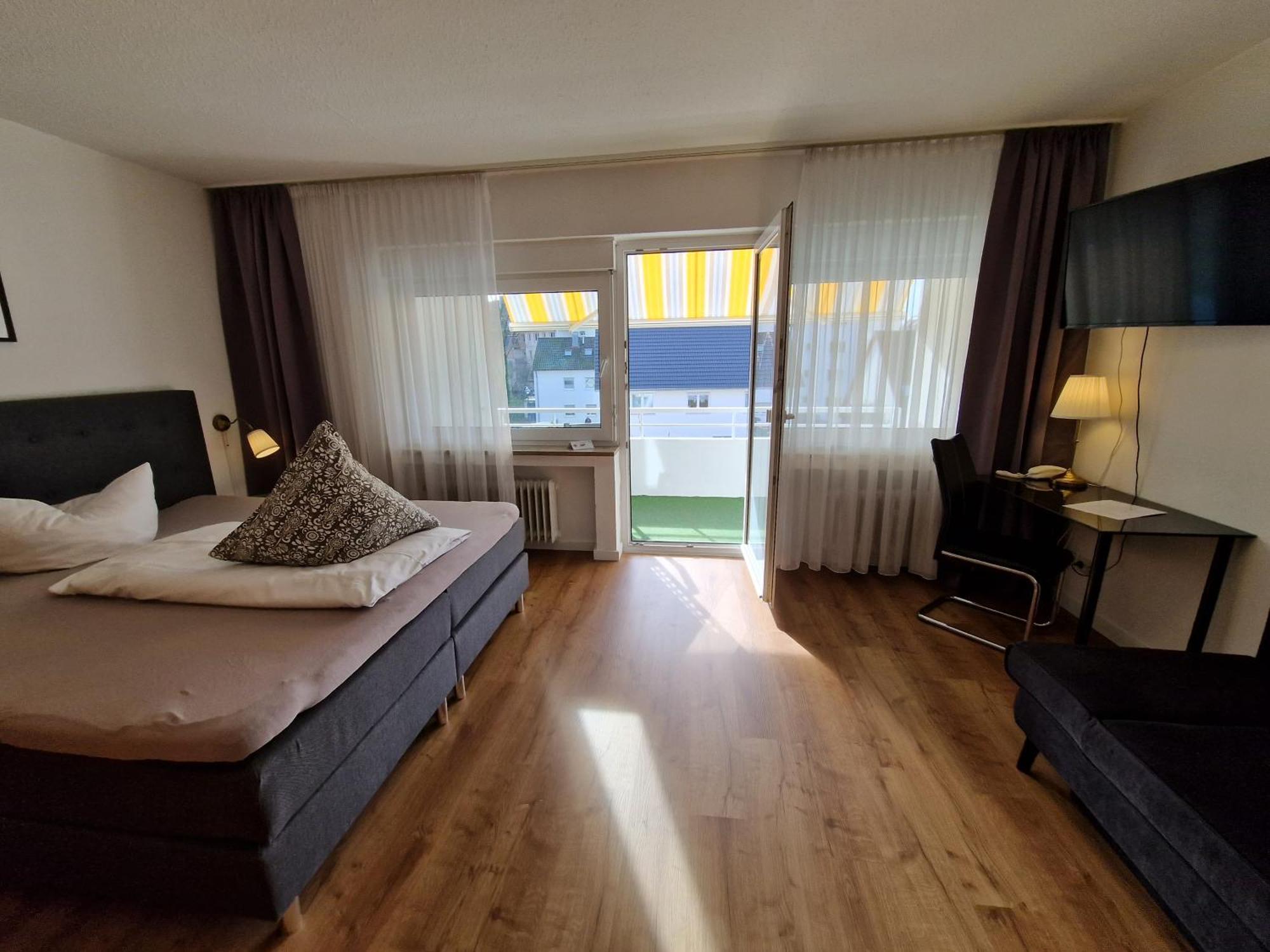 Double Room Extra Bed Balcony