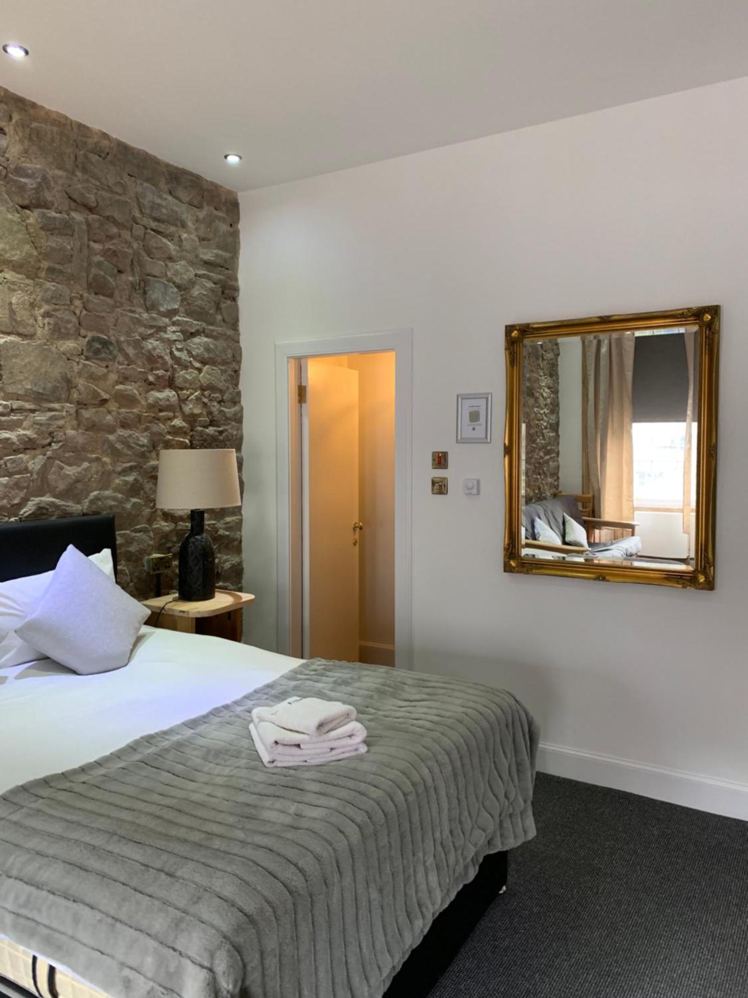 Royal Mile View Suite John Balliol