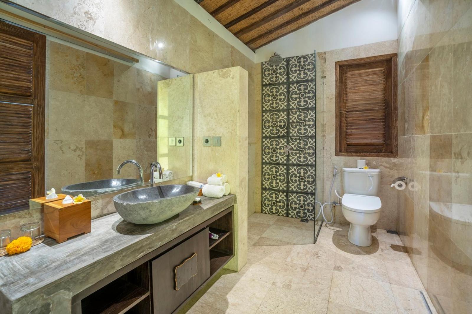 Ethnic One-Bedroom Villa Balcony