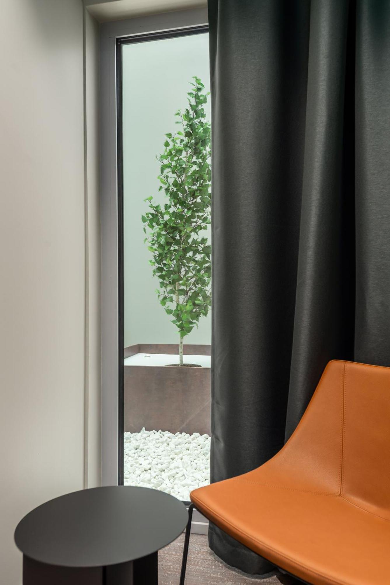 Small Double Room Atrium