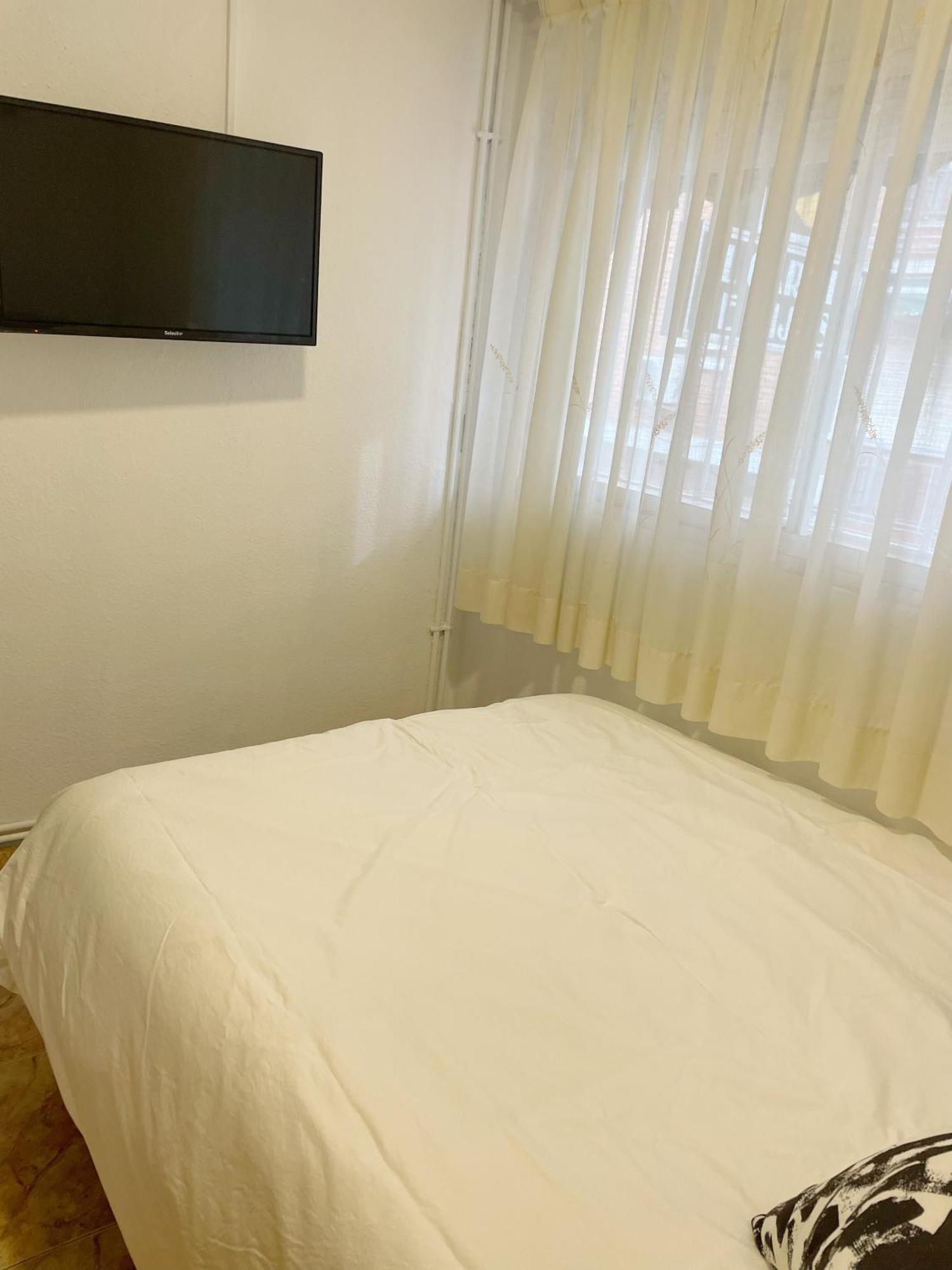 Double Room Private Bathroom