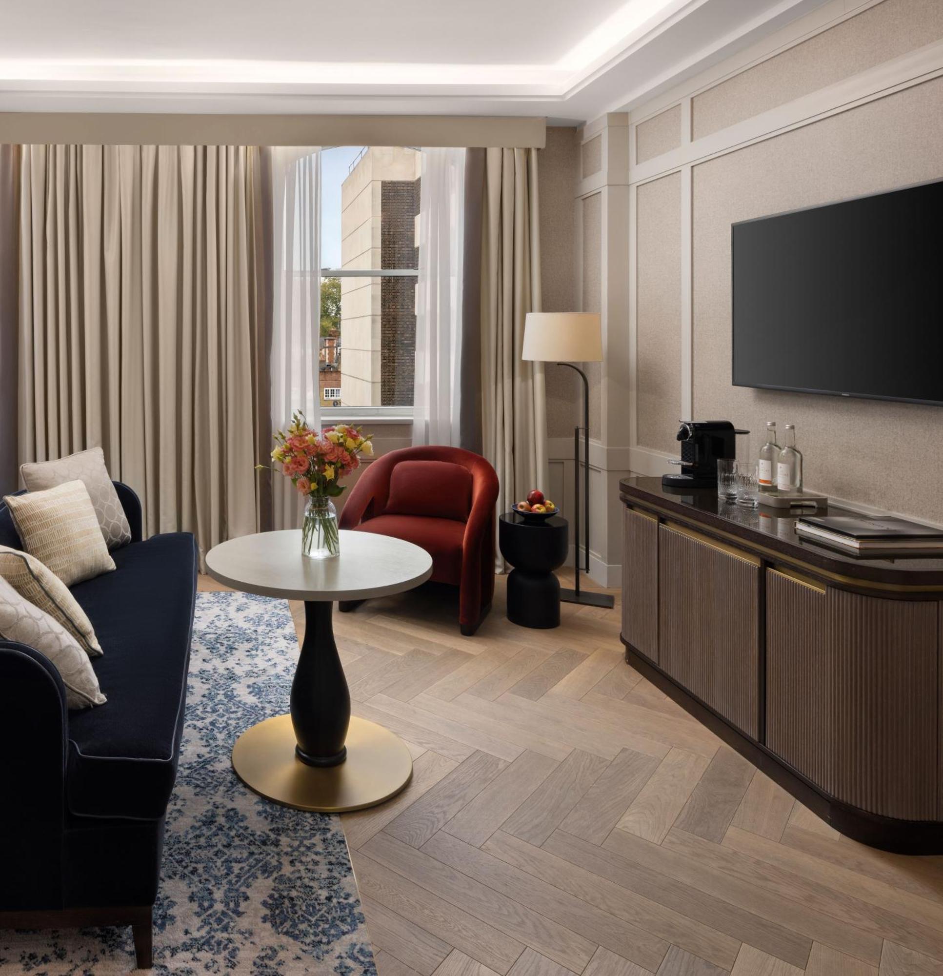 Grand Deluxe King Room