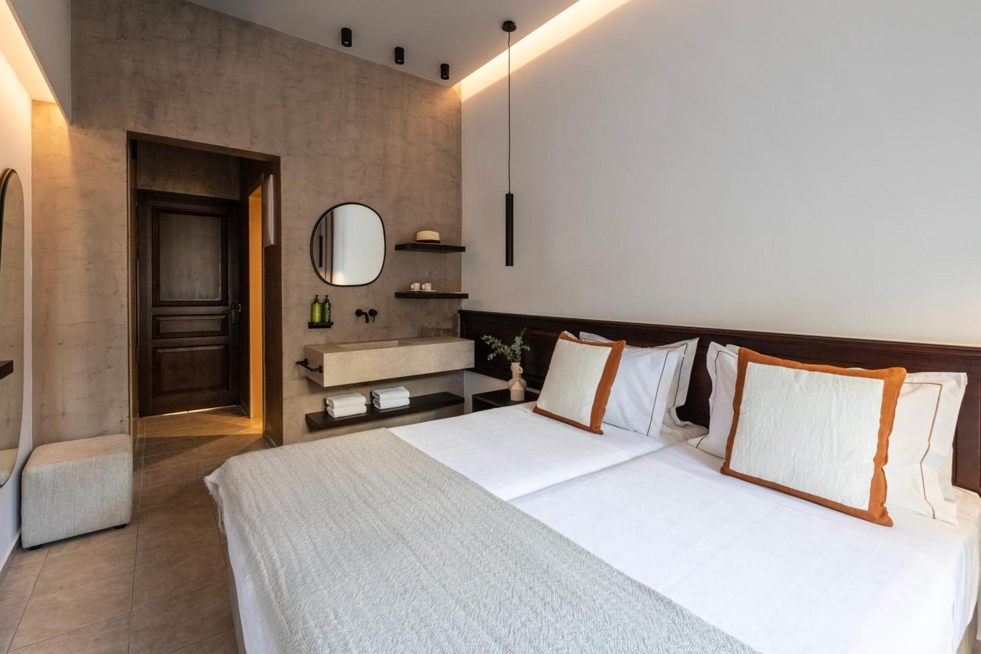 Cozy Double Room Swim Up Pool,1498515655:JPEG