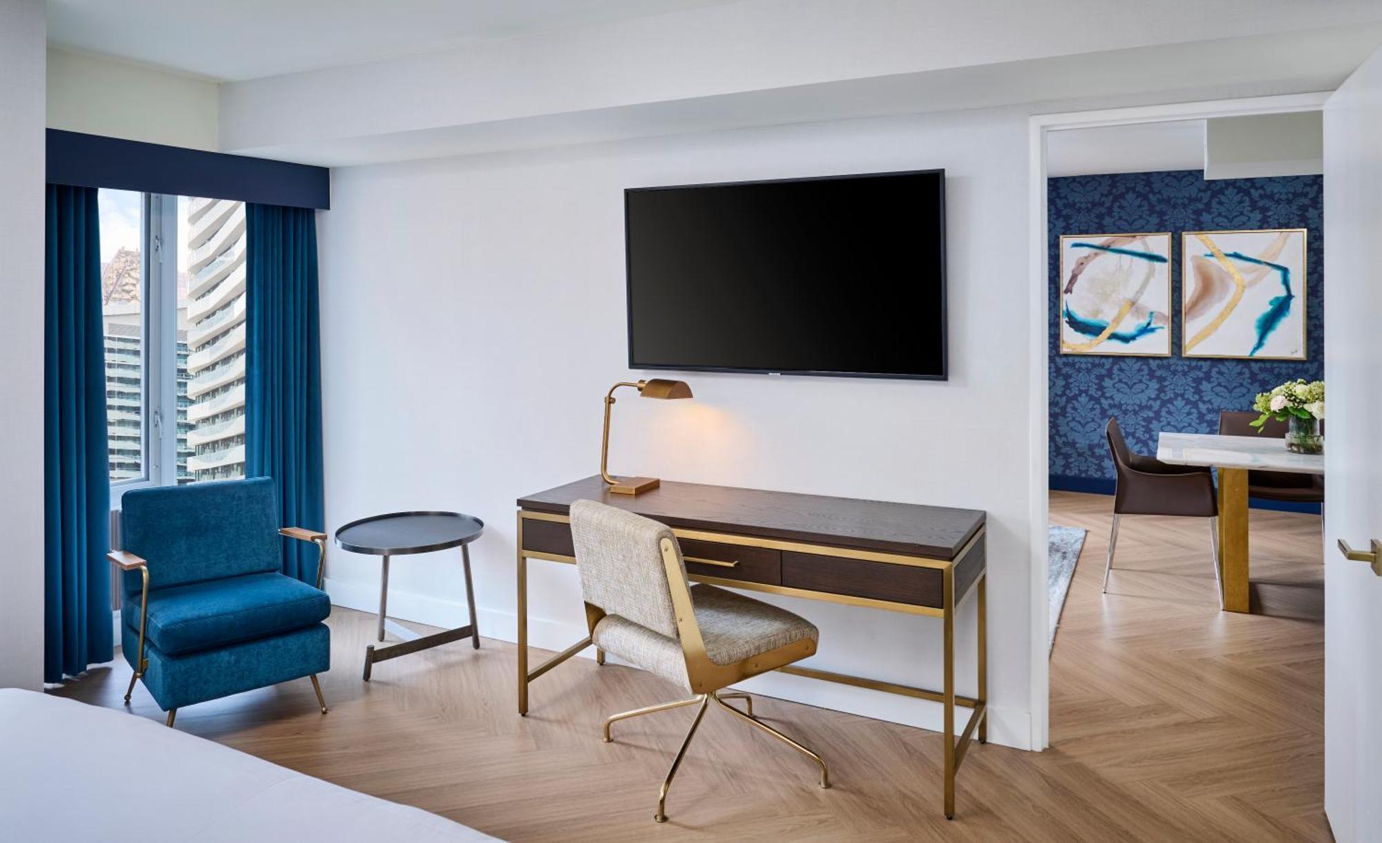 Pantages Signature King Suite