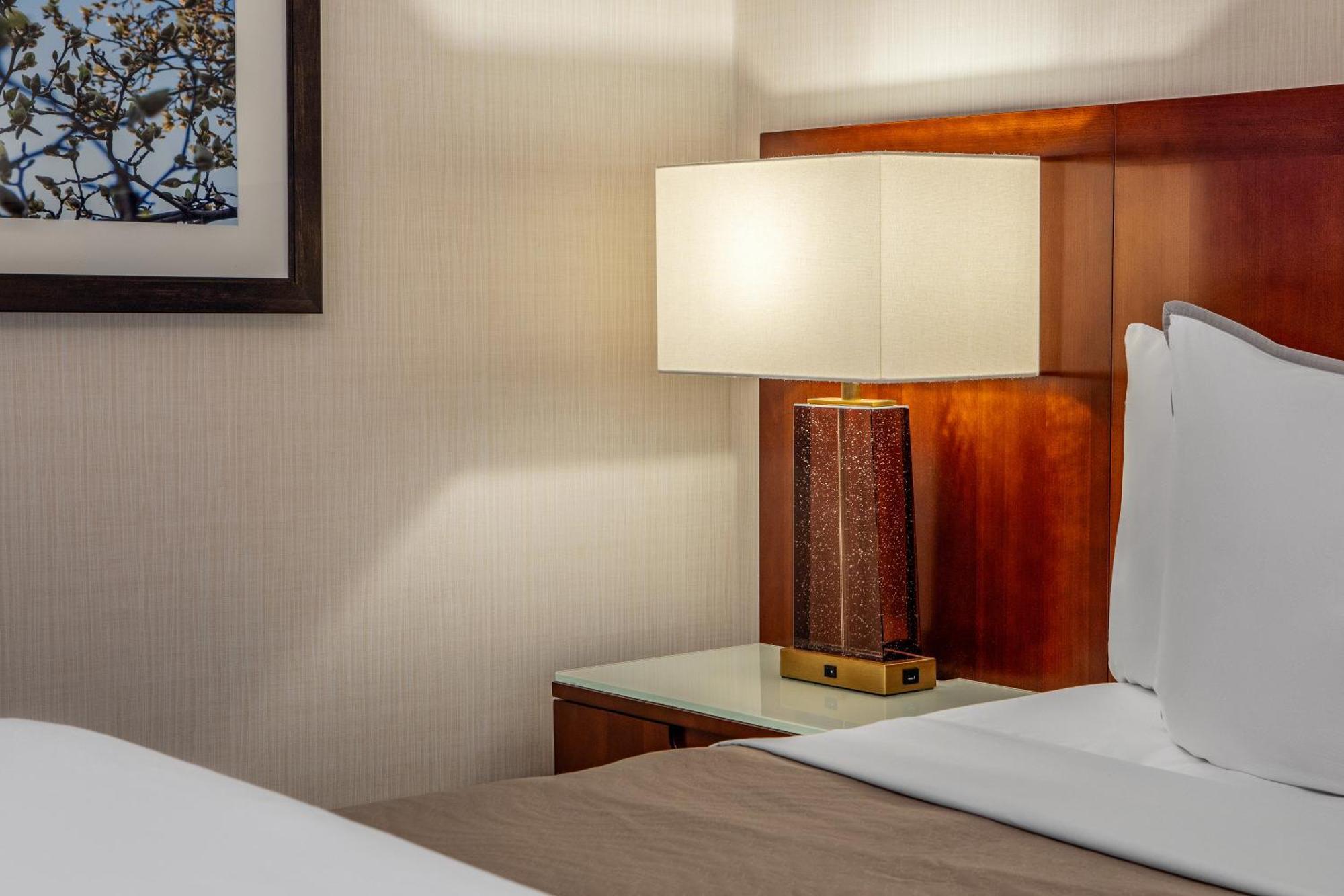 Traditional Guest room 1 King,1353914888:JPEG