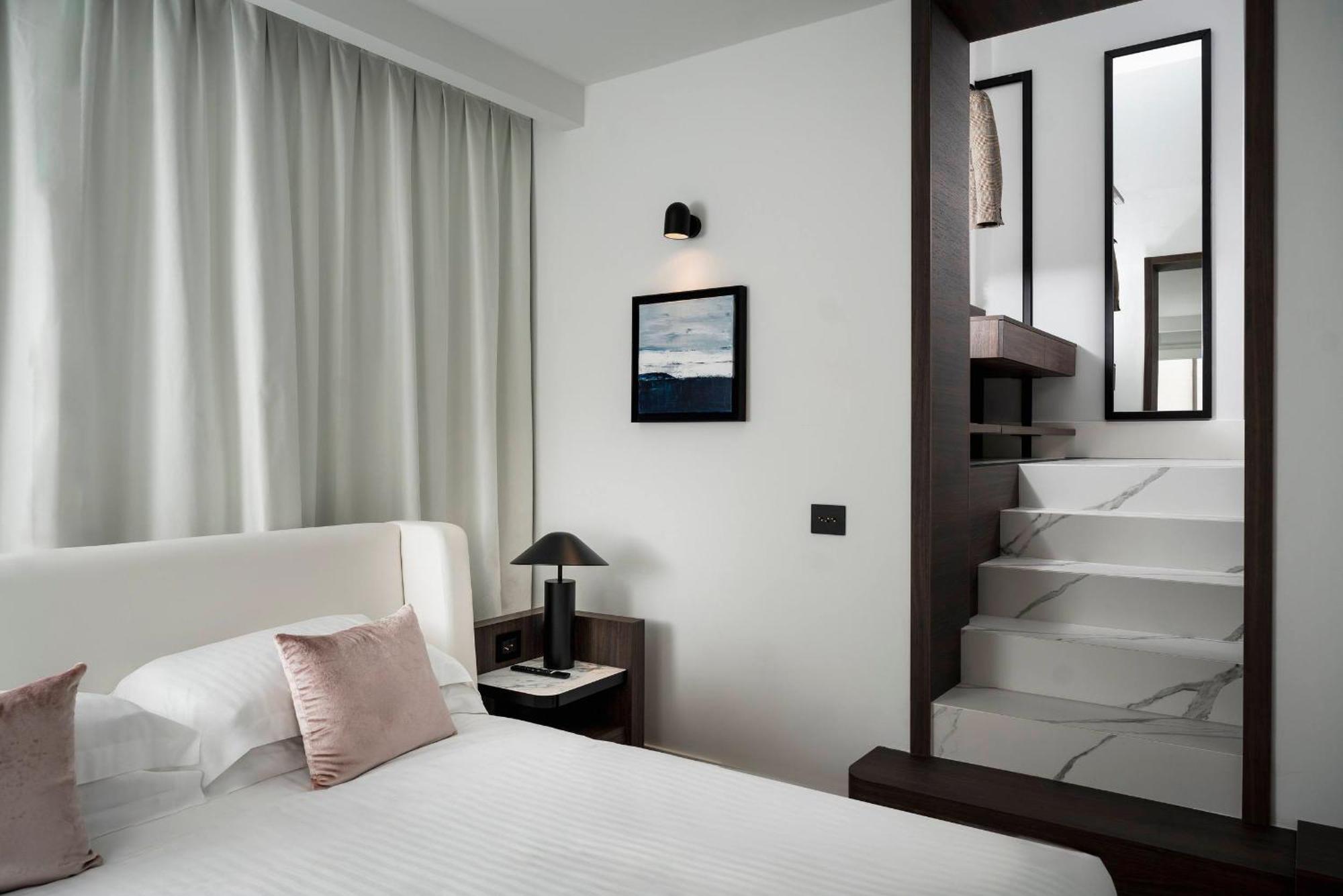 King Suite Spa Bath Separate Building