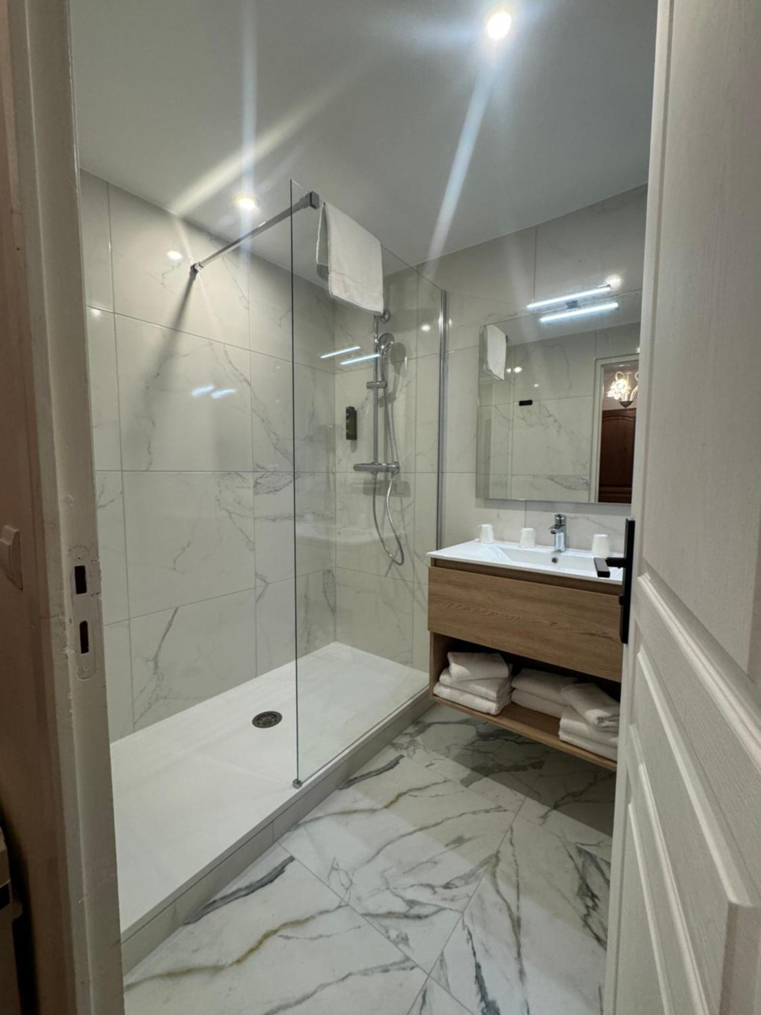 Deluxe Double Room,1628650082:JPEG