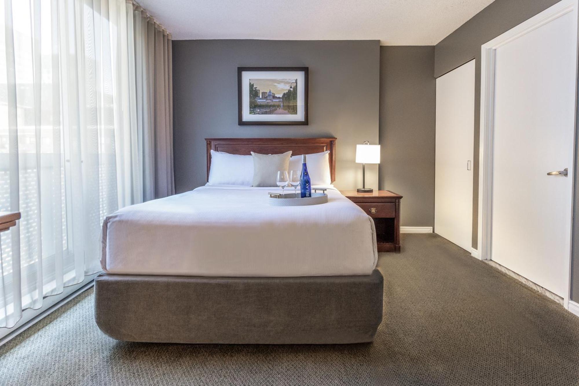 Studio One Queen Bed