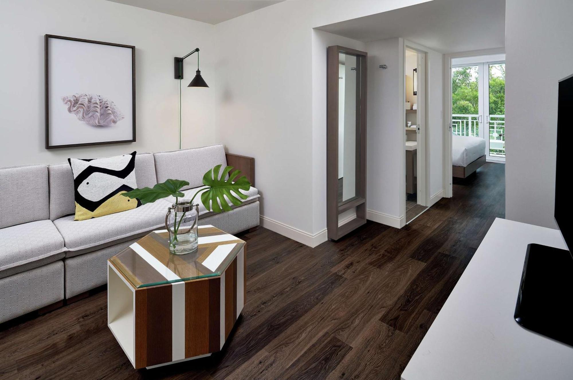 Junior King Suite
