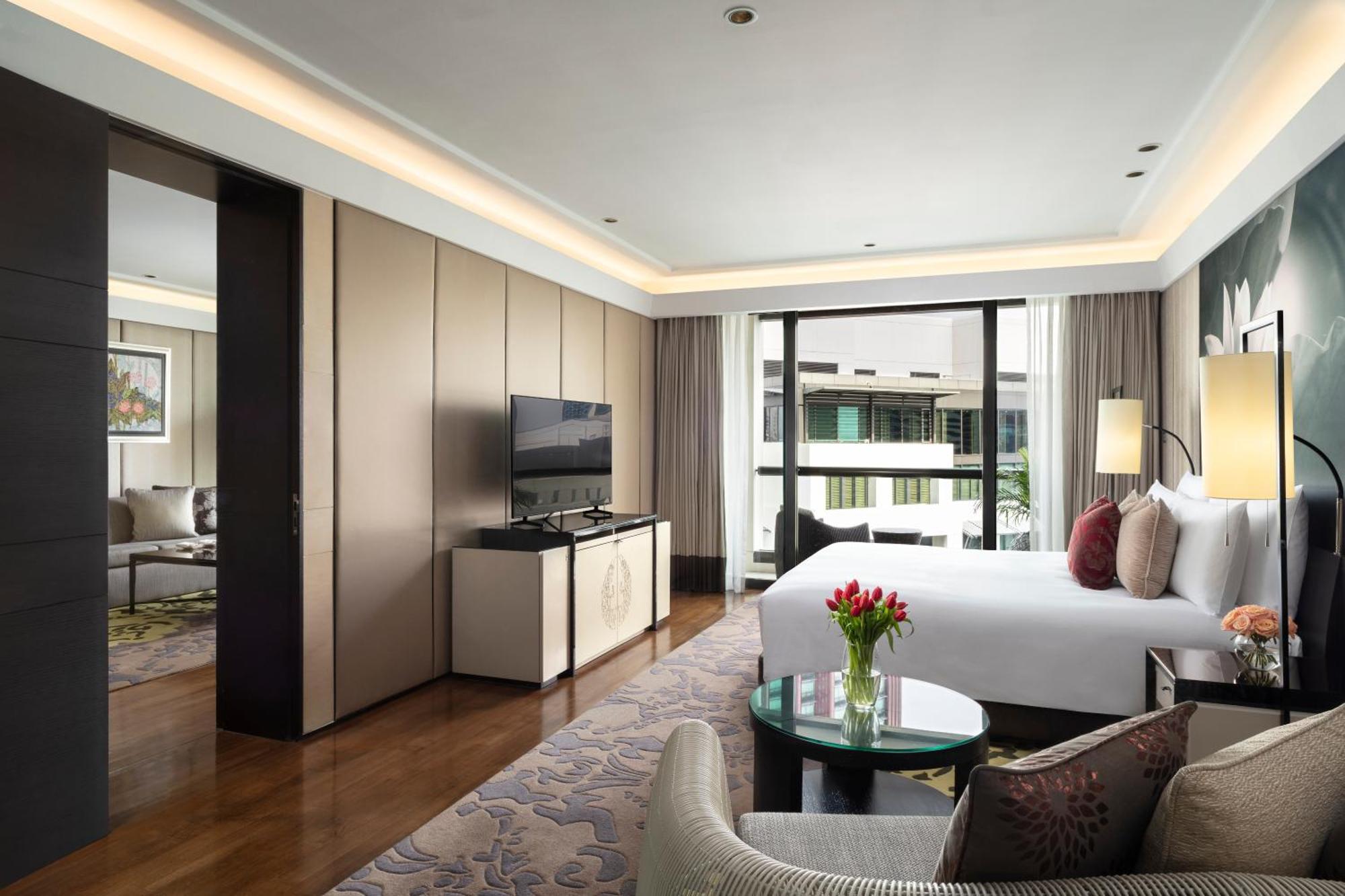 Executive Suite - Lounge Access