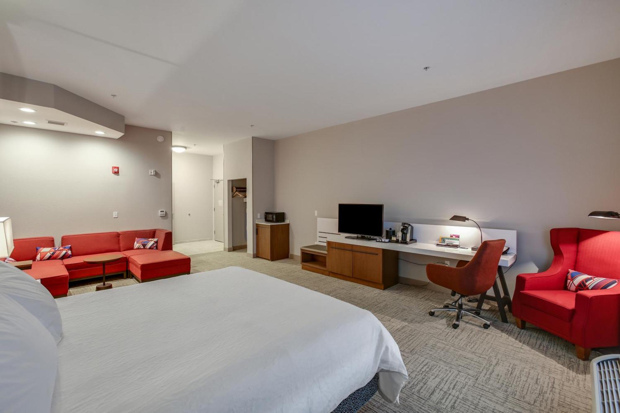 One-Bedroom King Suite