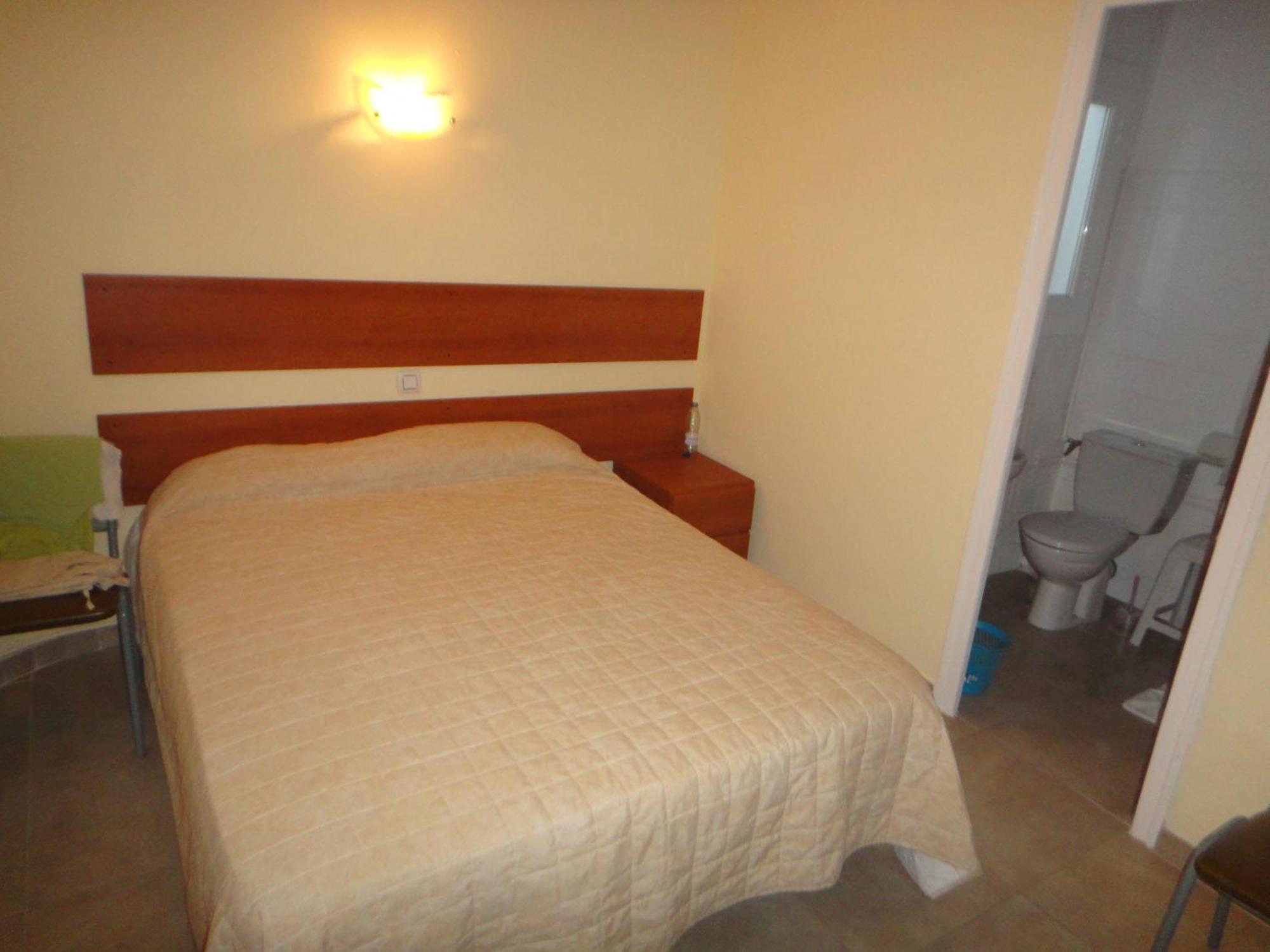Double Room Private Bathroom
