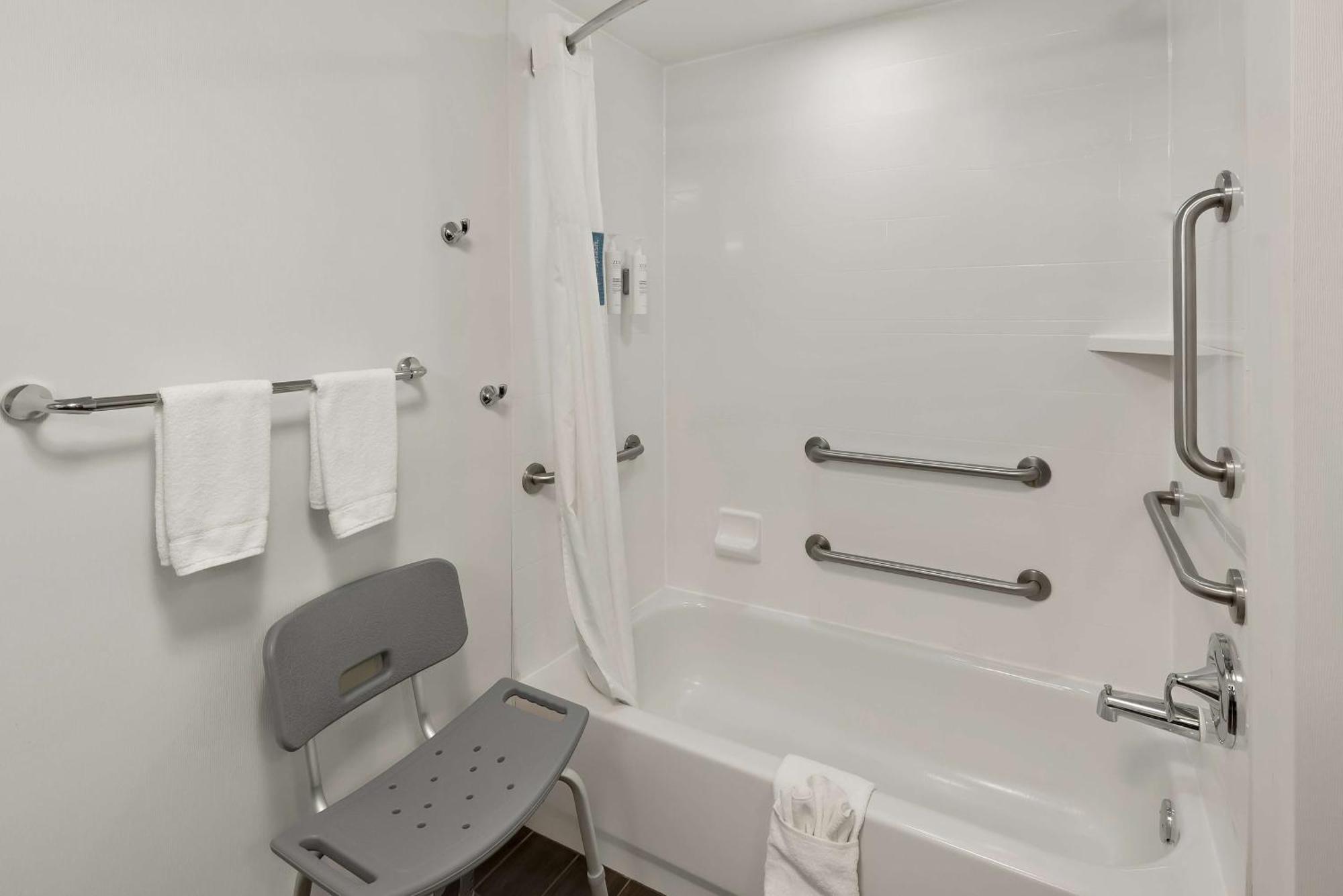King Room - Mobility Access/Non-Smoking