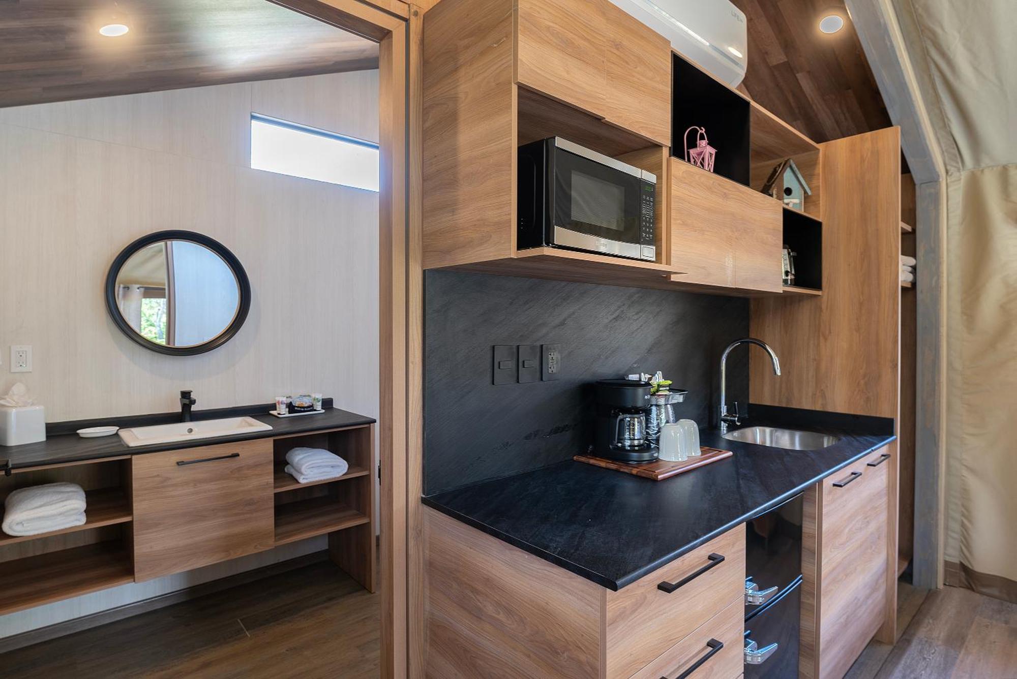 Glamping Cabin – Queen Bed