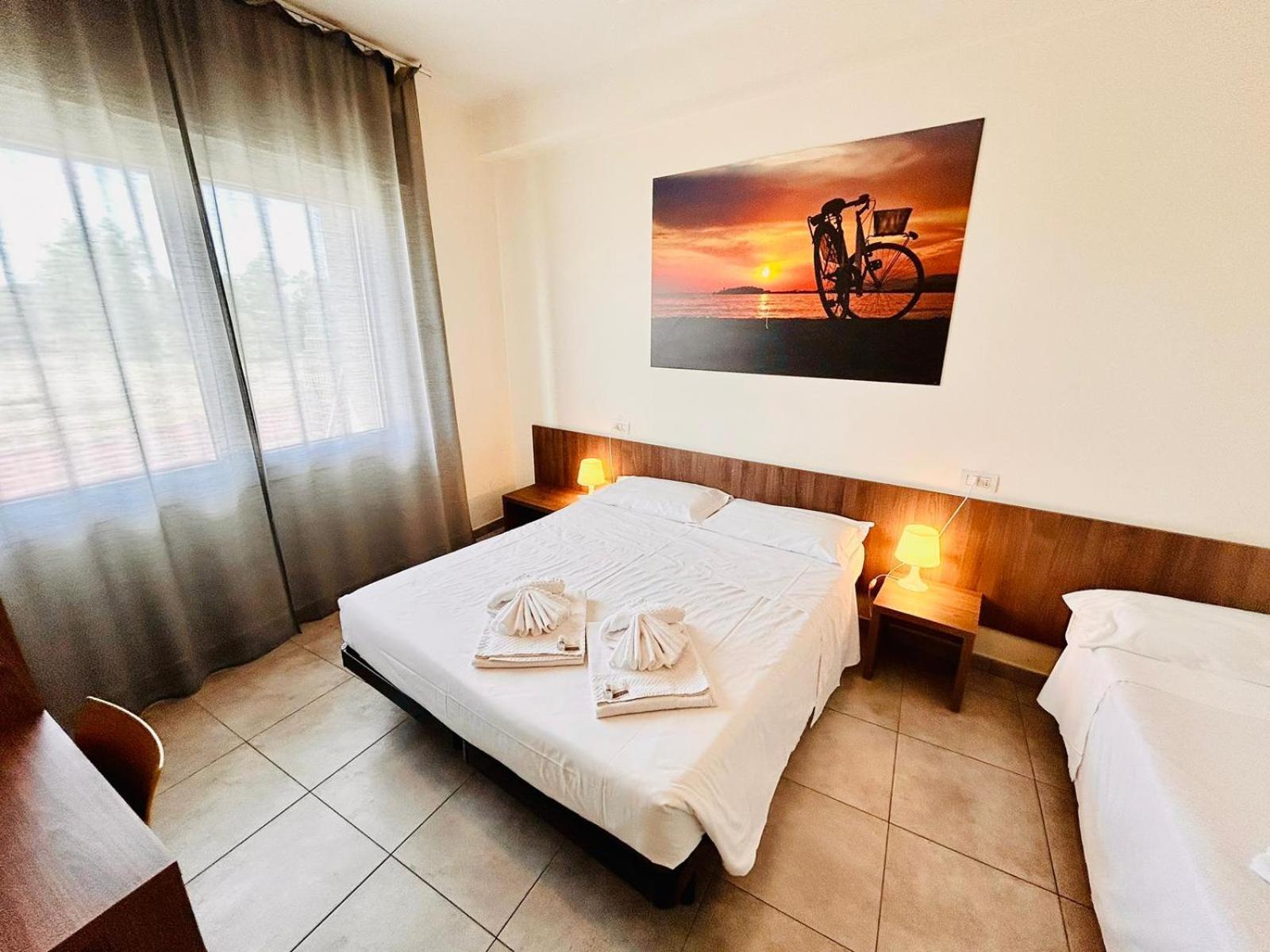 Double or Twin Room Private Bathroom
