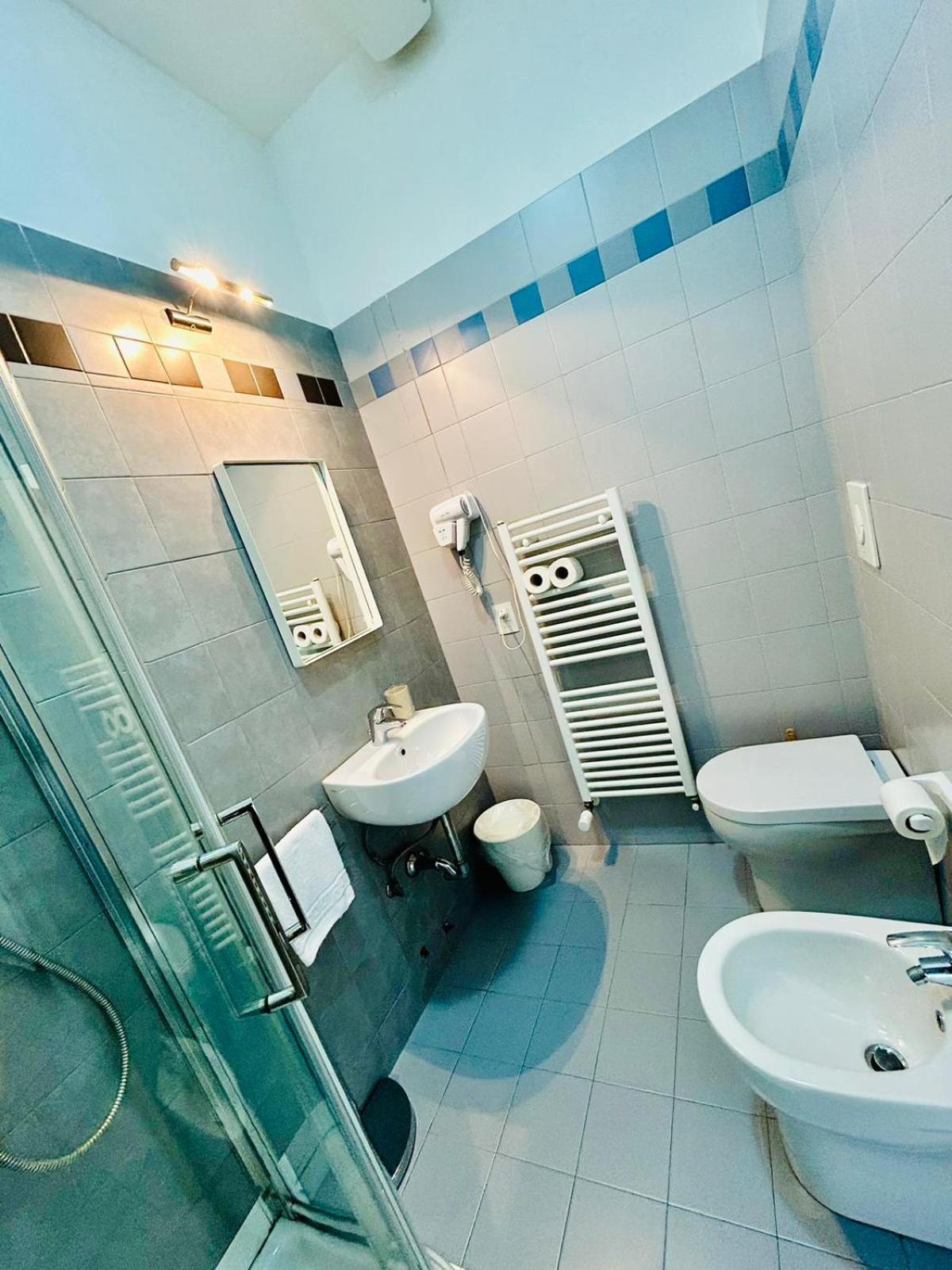 Double or Twin Room Private Bathroom