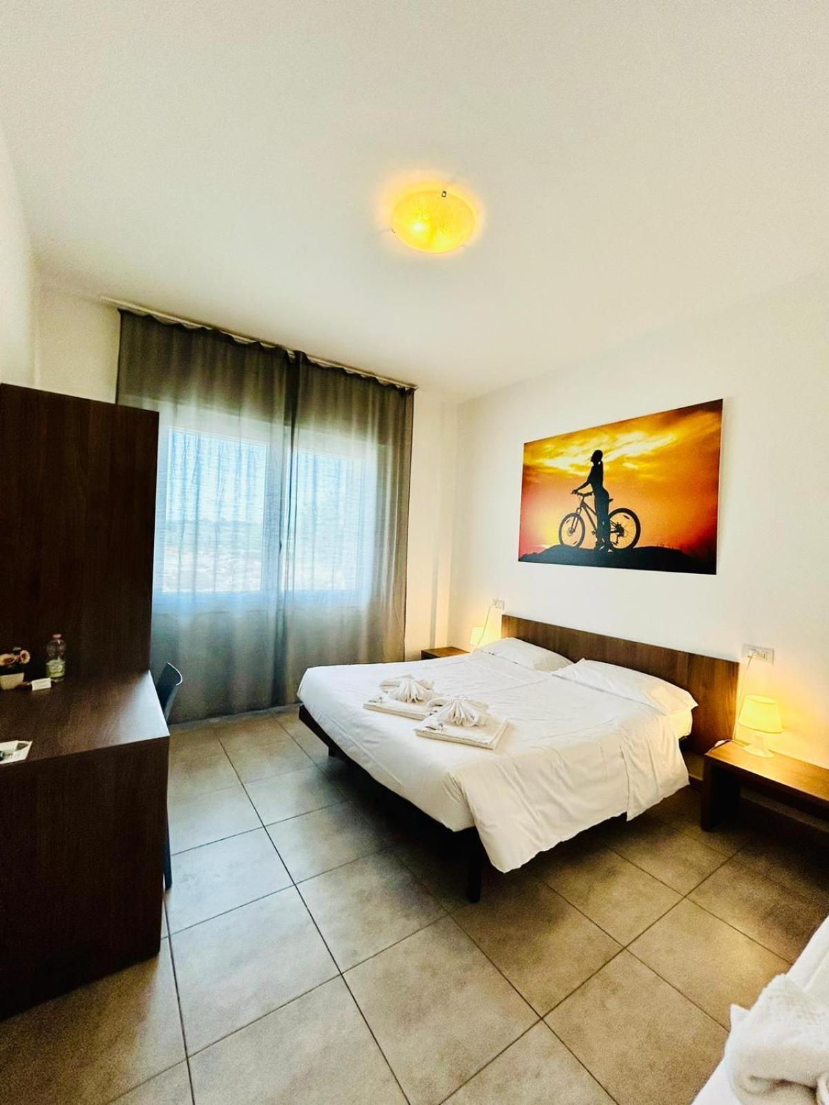 Double or Twin Room Private Bathroom