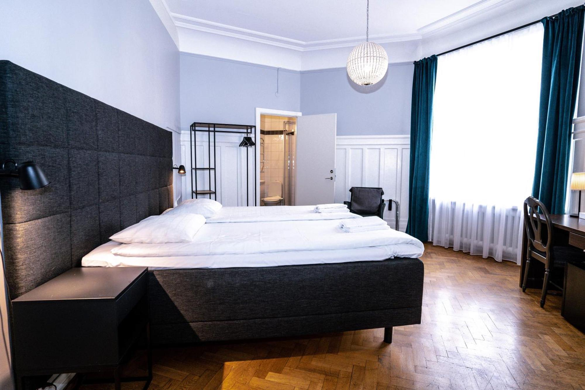 Double Room,1583650864:JPEG