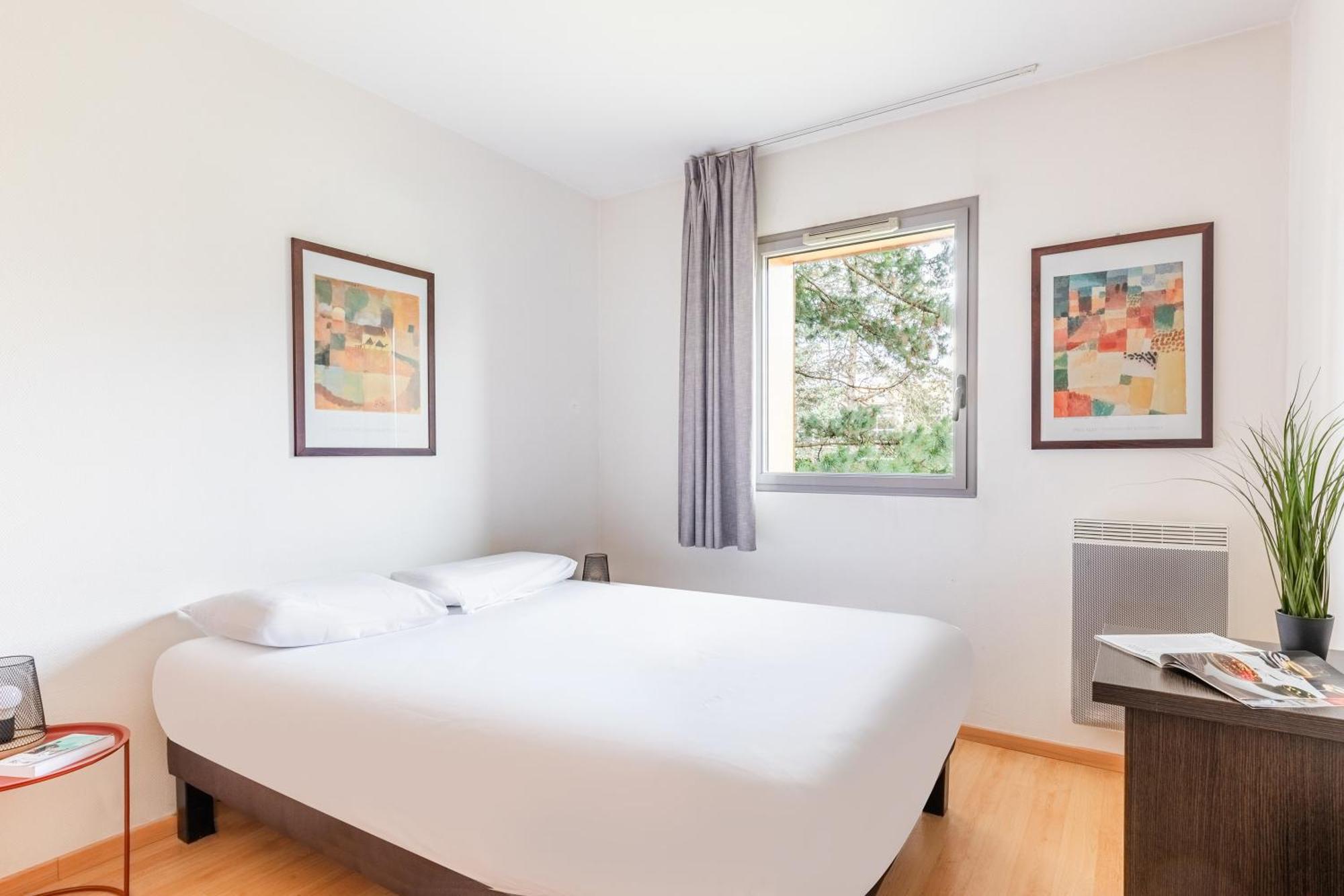One-Bedroom Apartment,1583652799:JPEG