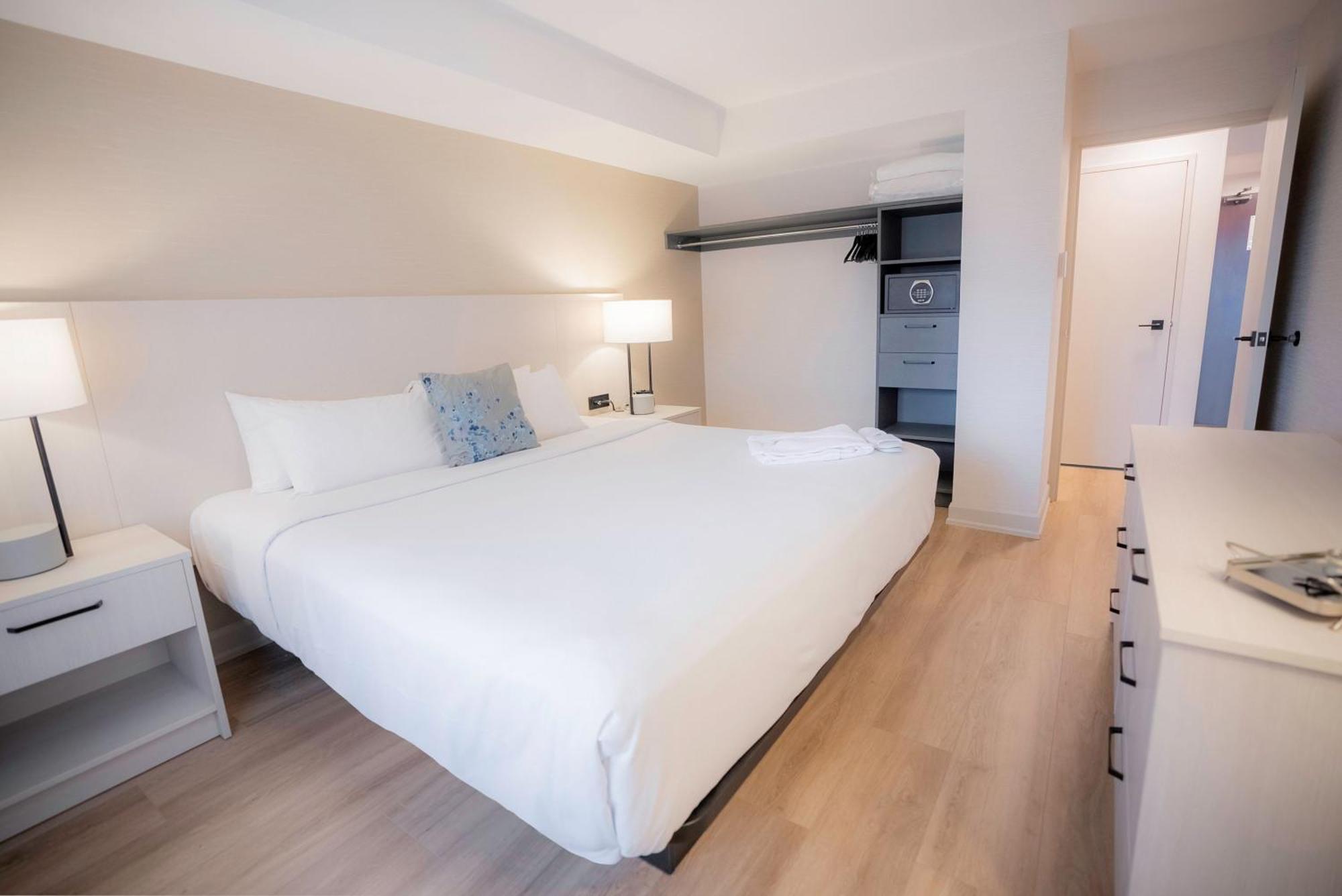 Modern One Bedroom Suite
