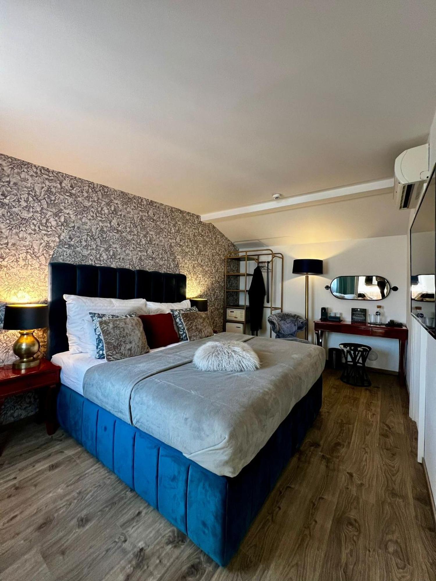 Standard Double Room,1583656189:JPEG