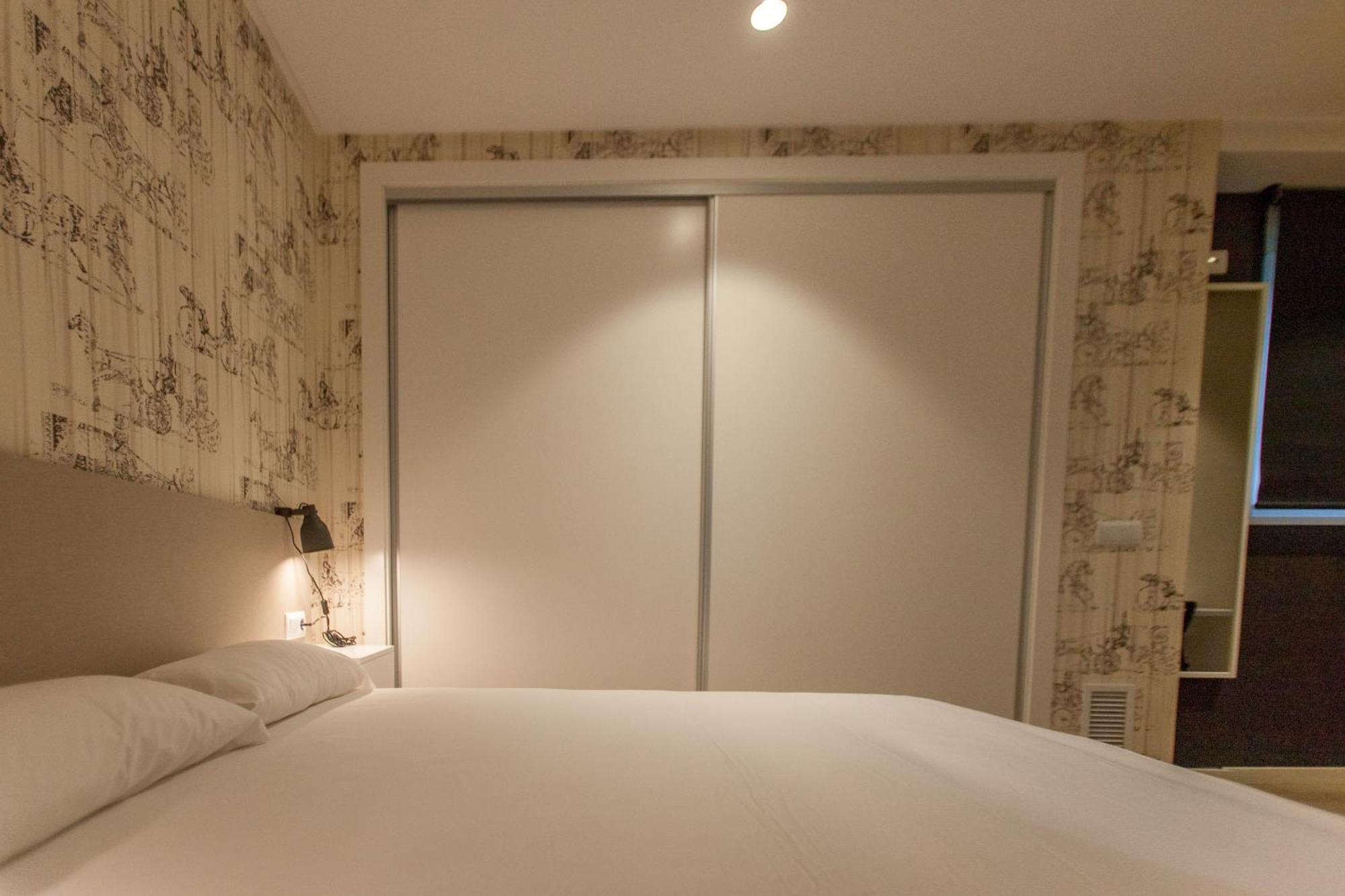 Double Standard Interior Room
