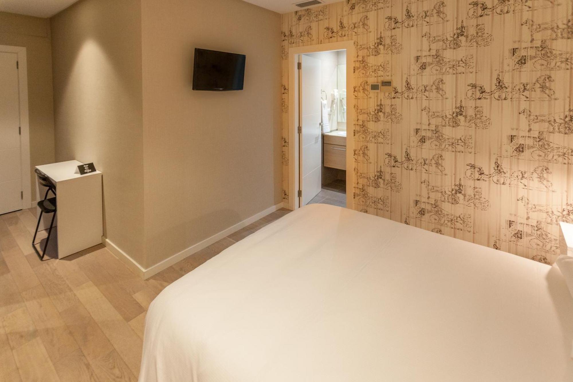 Double Standard Interior Room