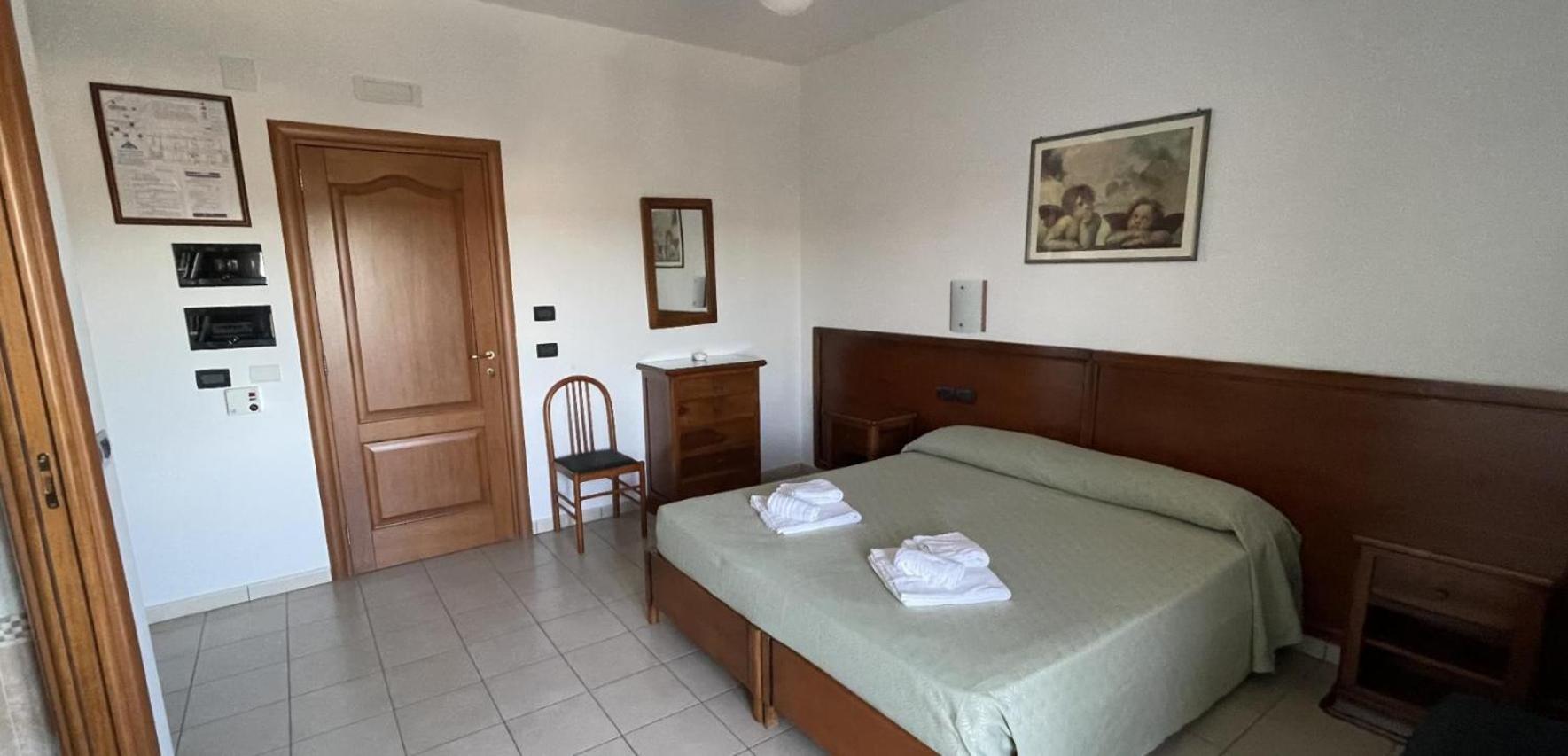 Double or Twin Room Garden View