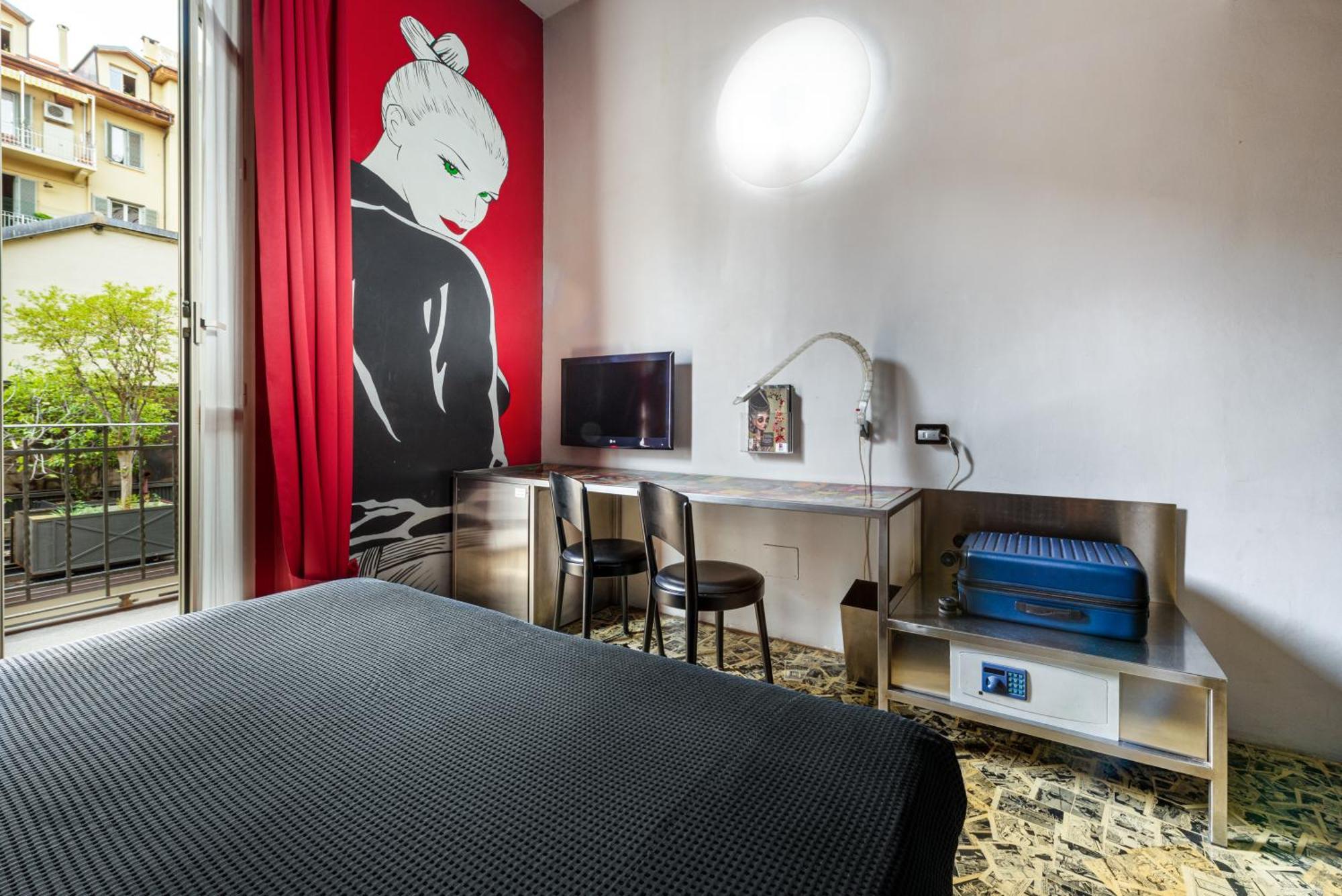 Deluxe Double or Twin Room