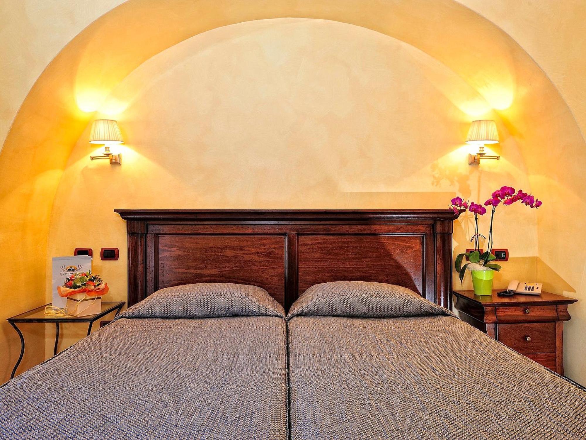 Family Room (2 Adults + 1 Child)
