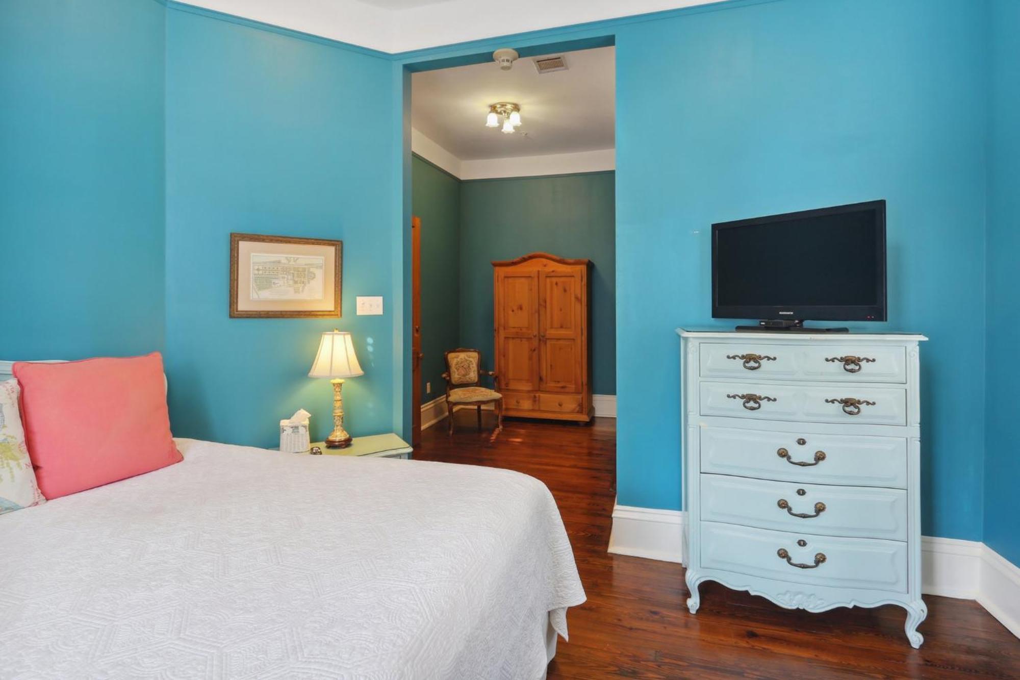 Superior King Room 1