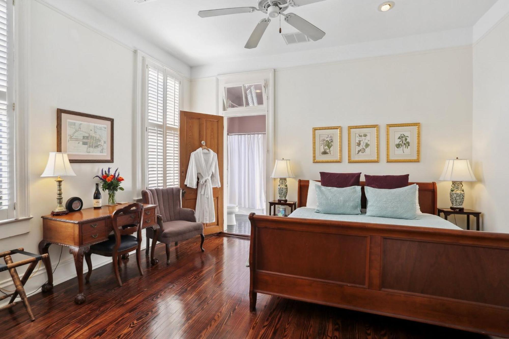 Superior King Room 1